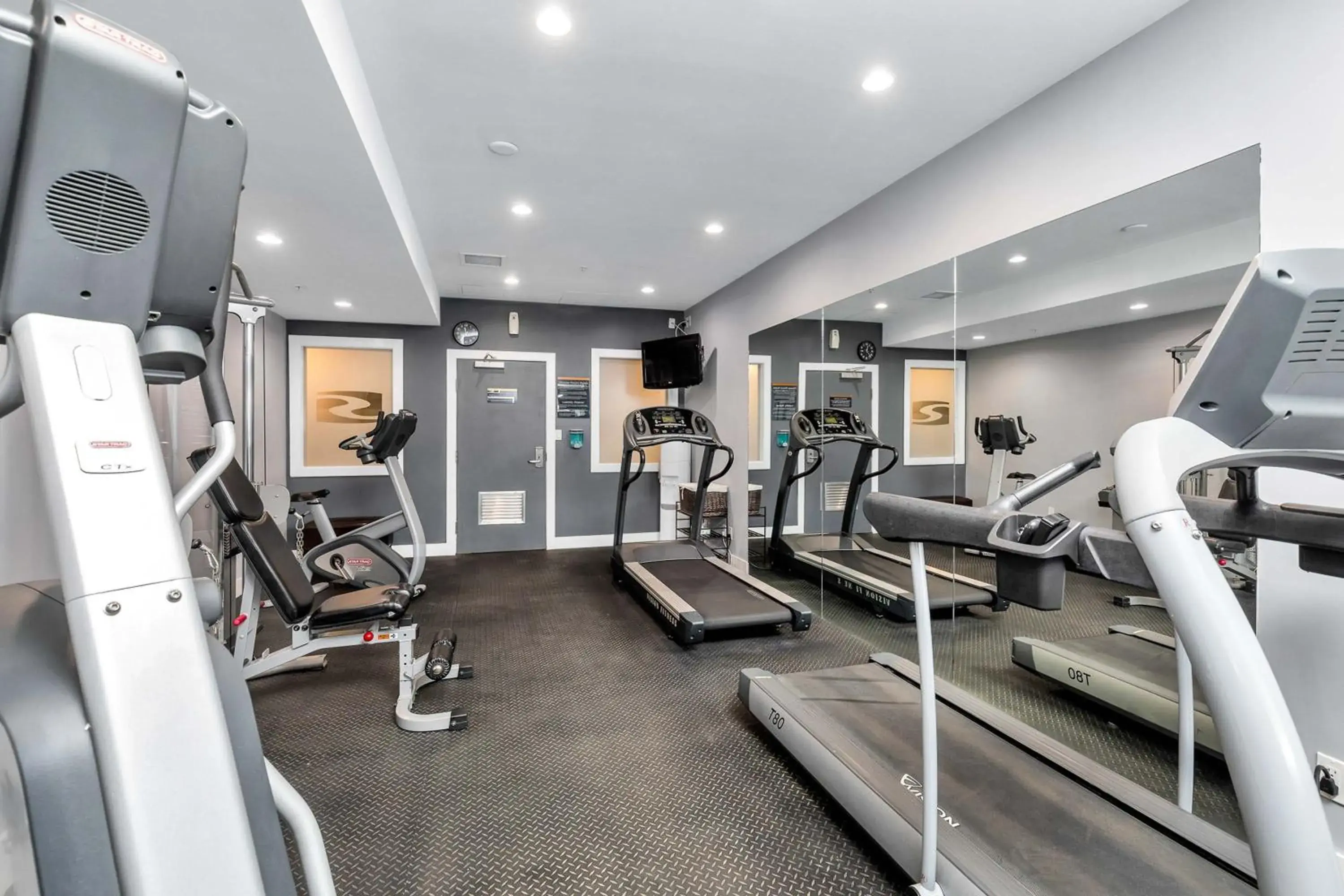 Fitness centre/facilities in Sandman Hotel Grande Prairie Fitness centre/facilities in Sandman Hotel Grande Prairie