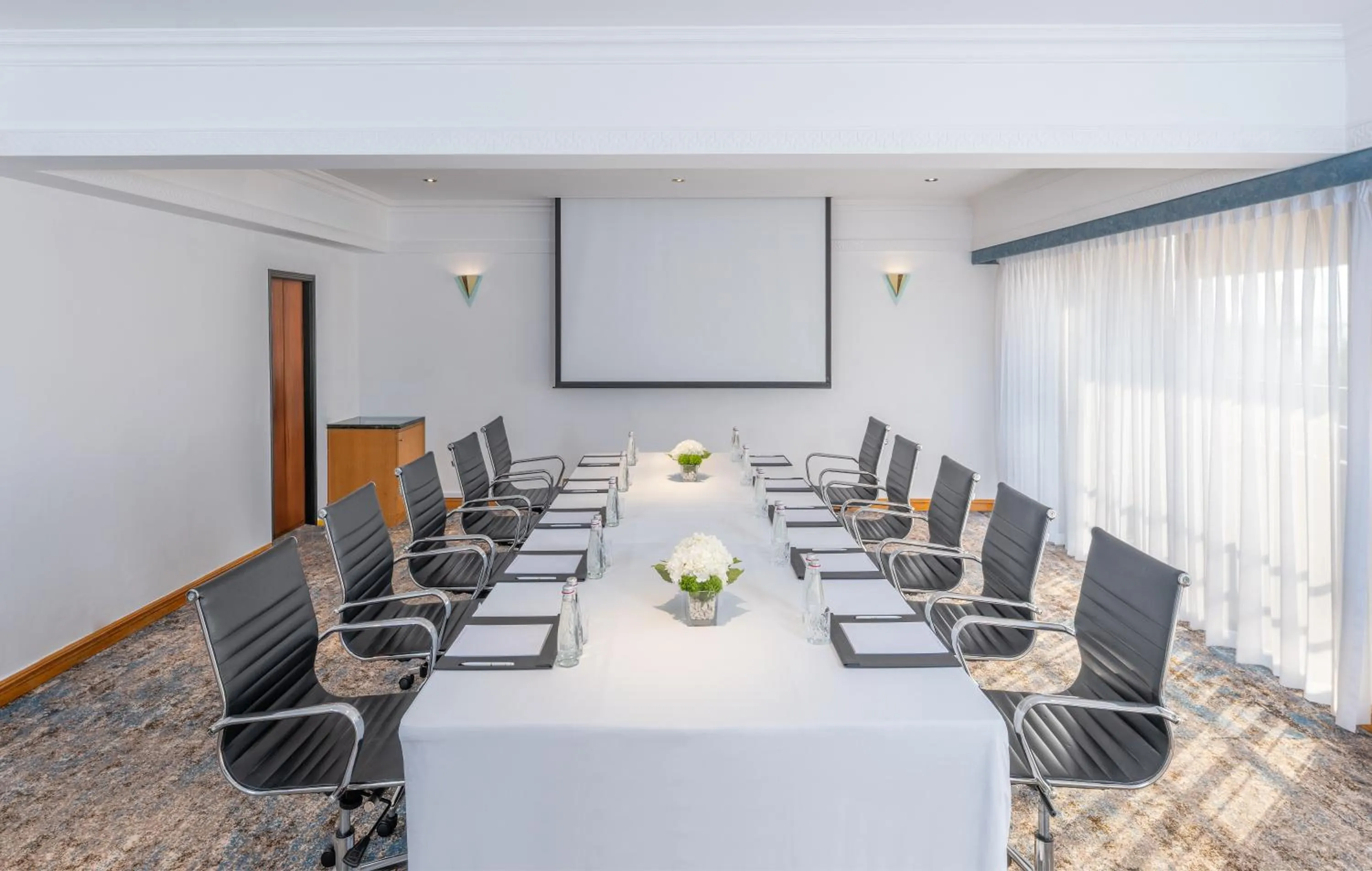 Meeting/conference room in InterContinental Muscat by IHG