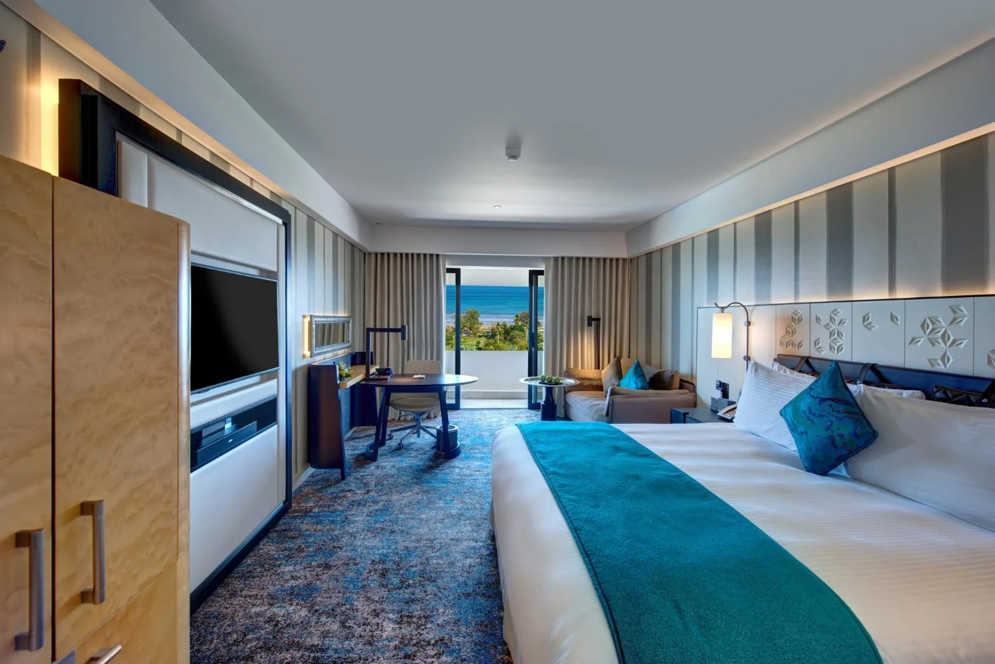 Photo of the whole room, Bed in InterContinental Muscat by IHG