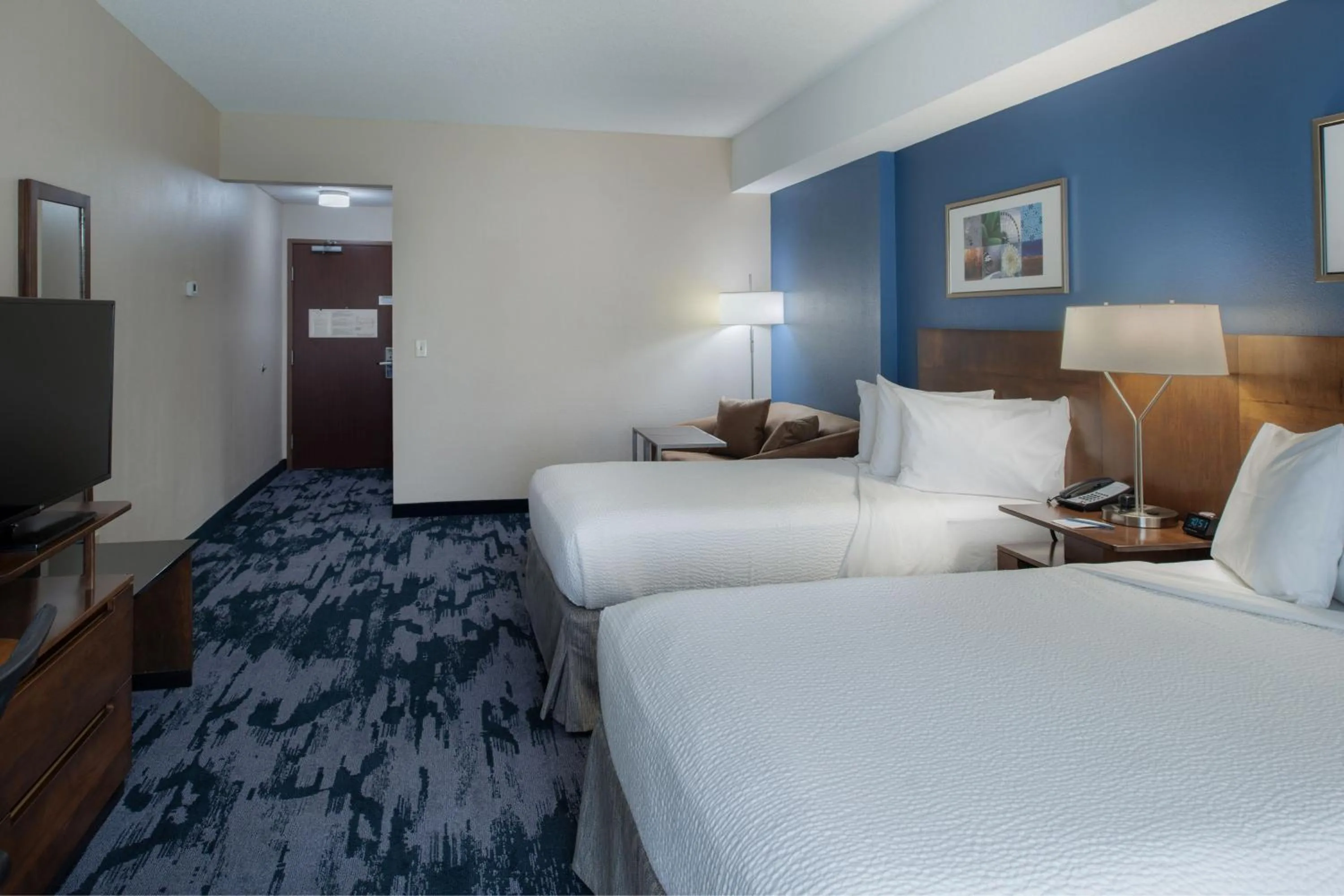 Photo of the whole room, Bed in Fairfield by Marriott