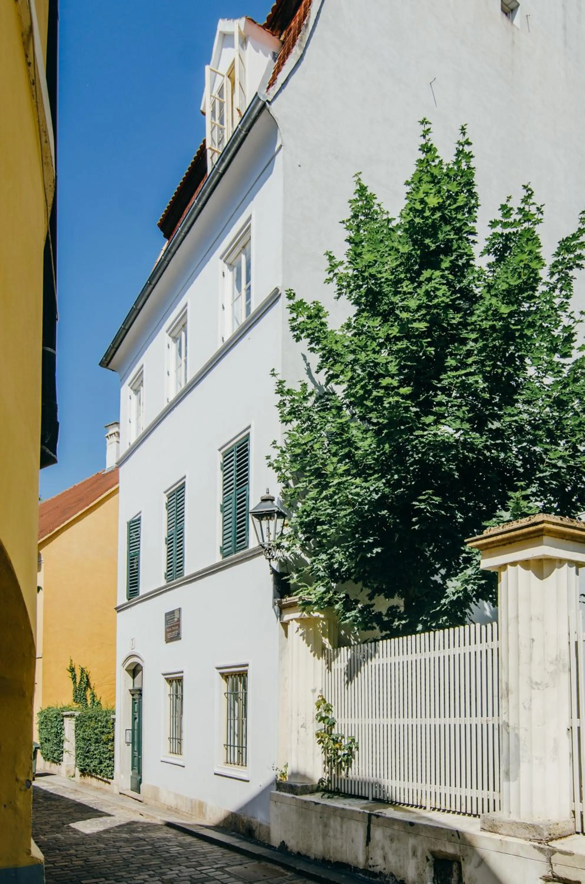 Property building in Old Town Tale