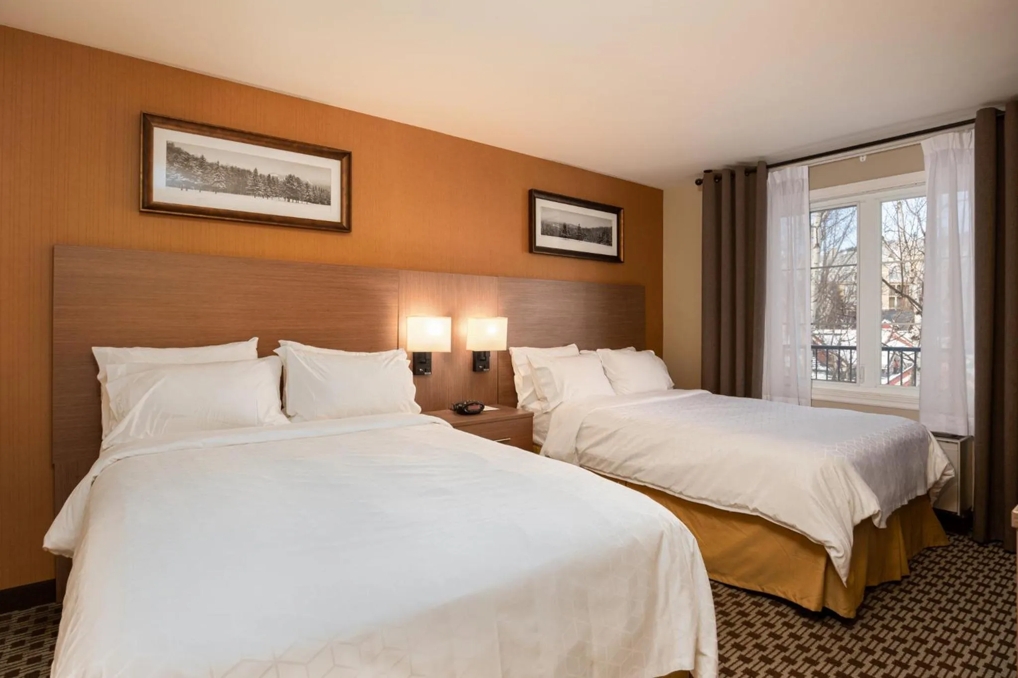 Photo of the whole room, Bed in Holiday Inn Express & Suites Tremblant by IHG