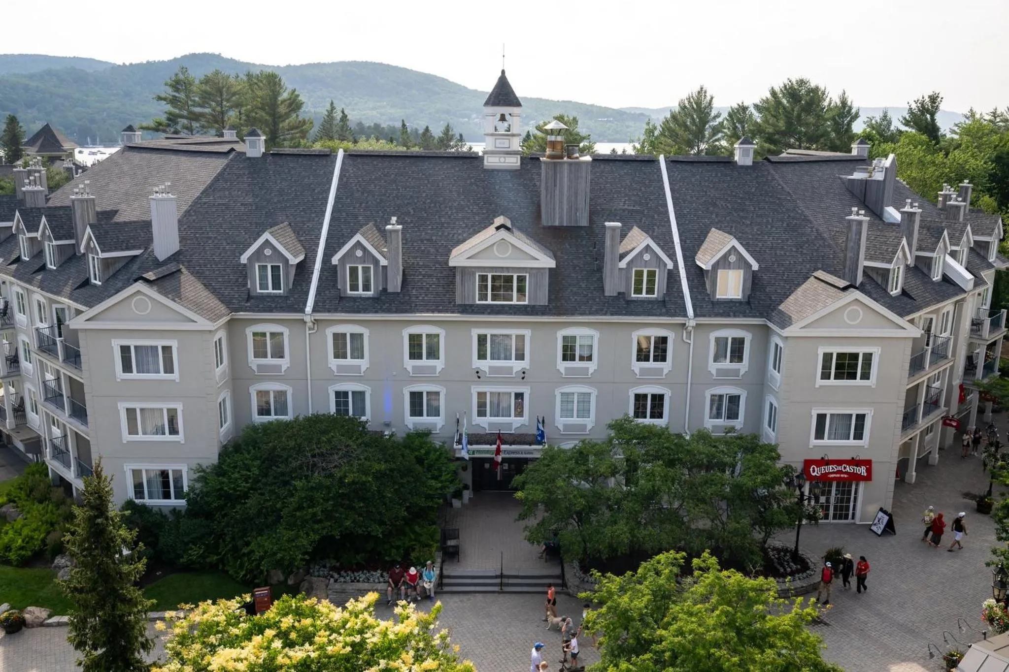 Property building in Holiday Inn Express & Suites Tremblant by IHG