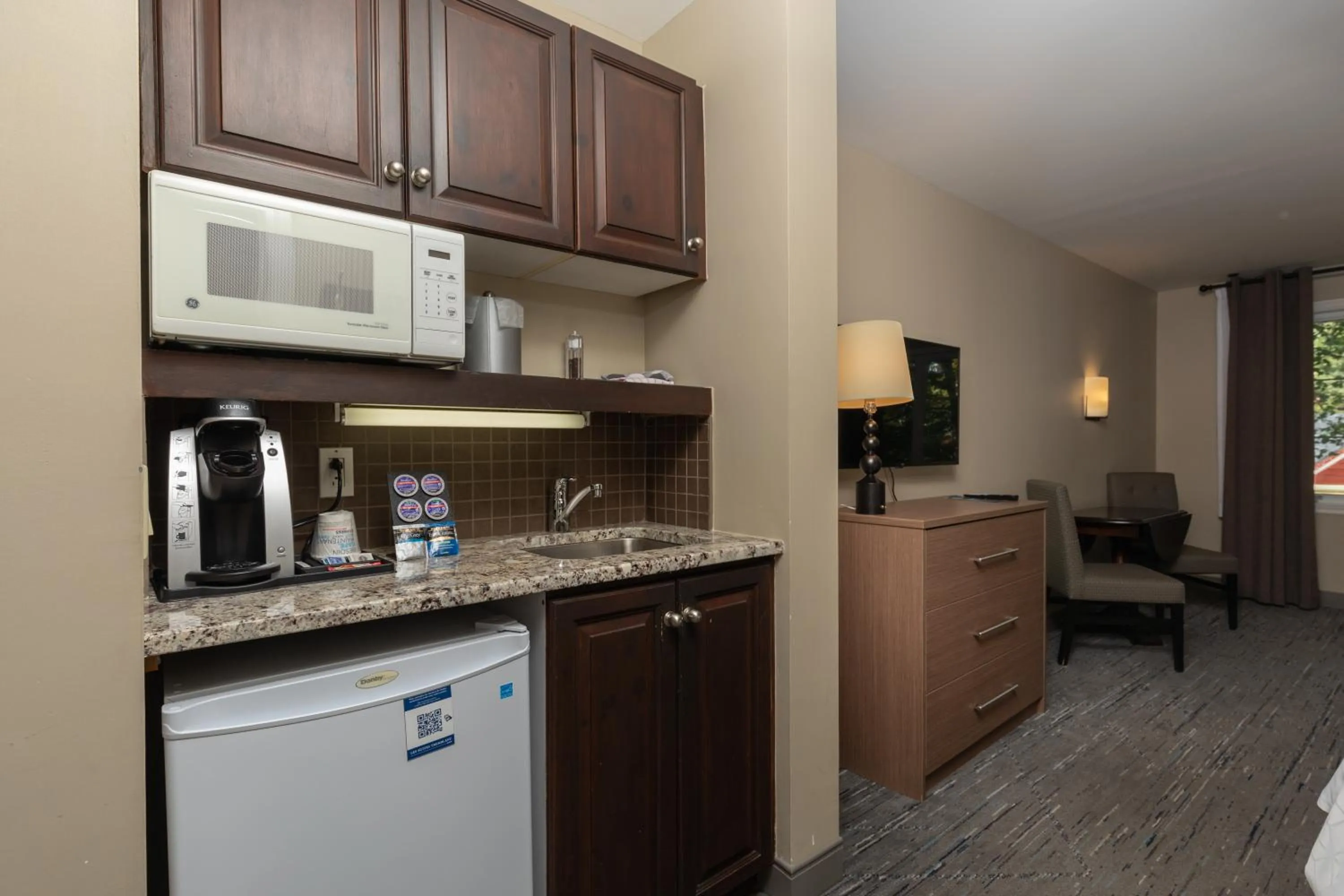 Kitchen or kitchenette in Holiday Inn Express & Suites Tremblant by IHG