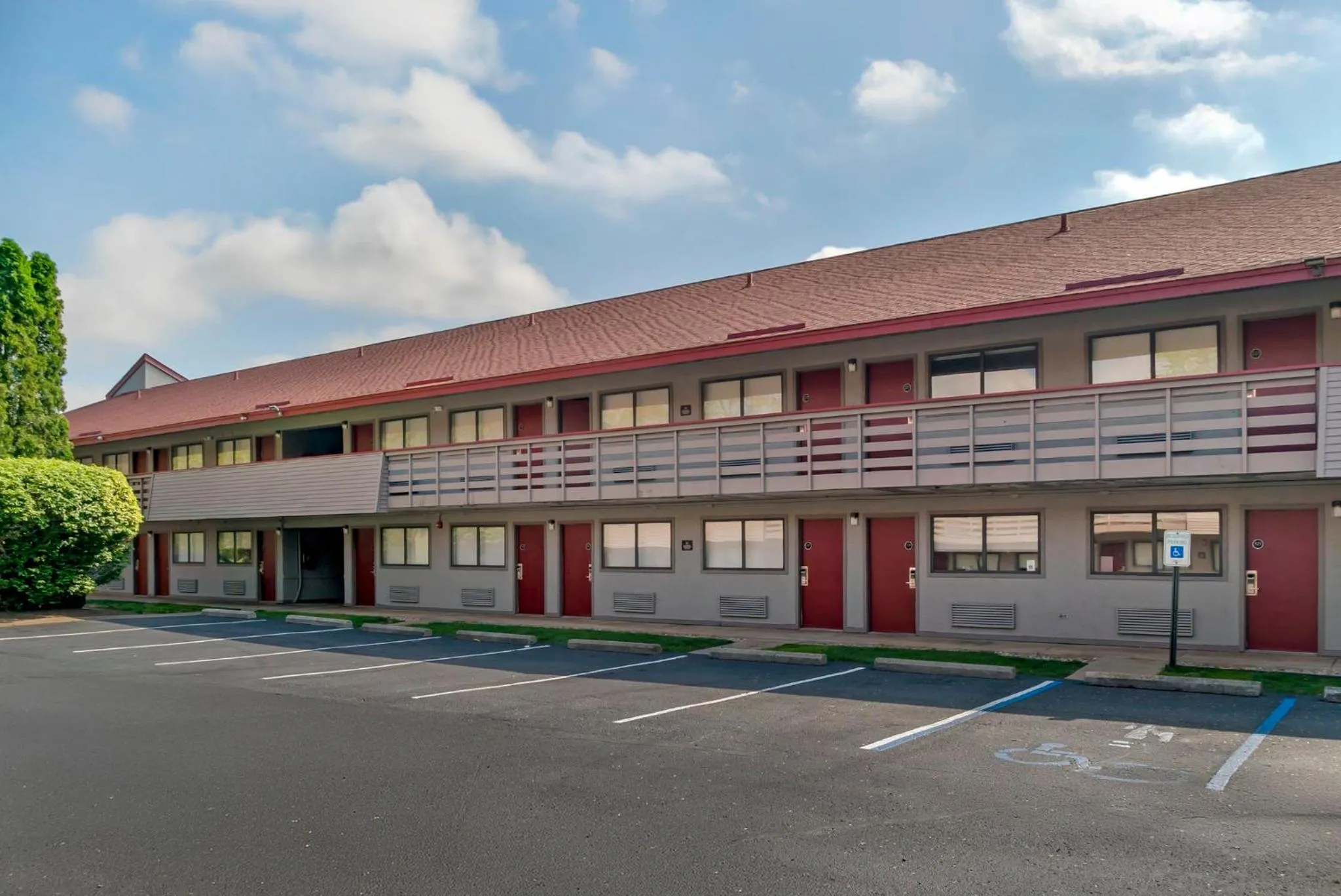 Property building in Red Roof Inn Detroit-Rochester Hills/ Auburn Hills