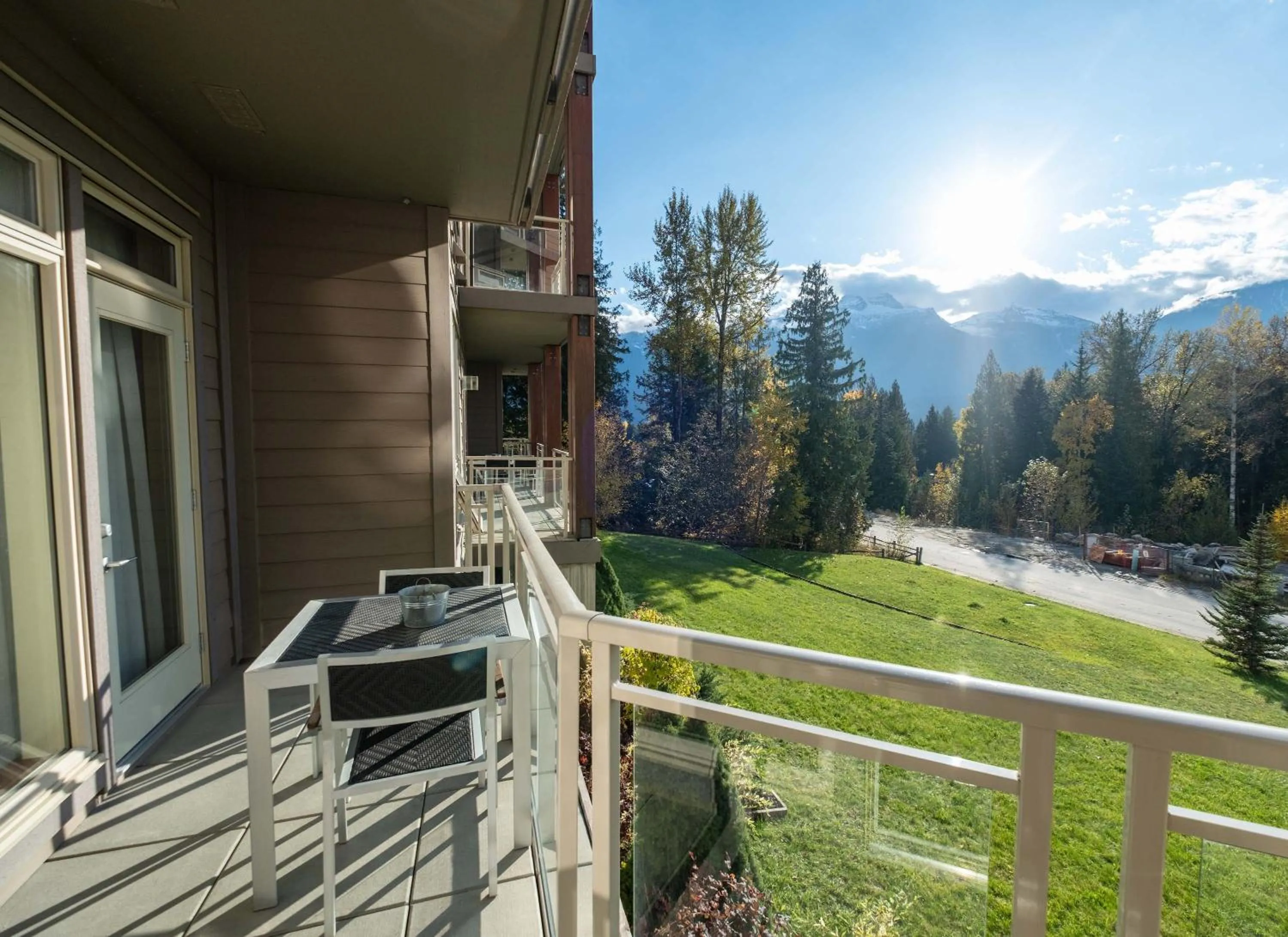 Property building in Sutton Place Hotel Revelstoke Mountain Resort