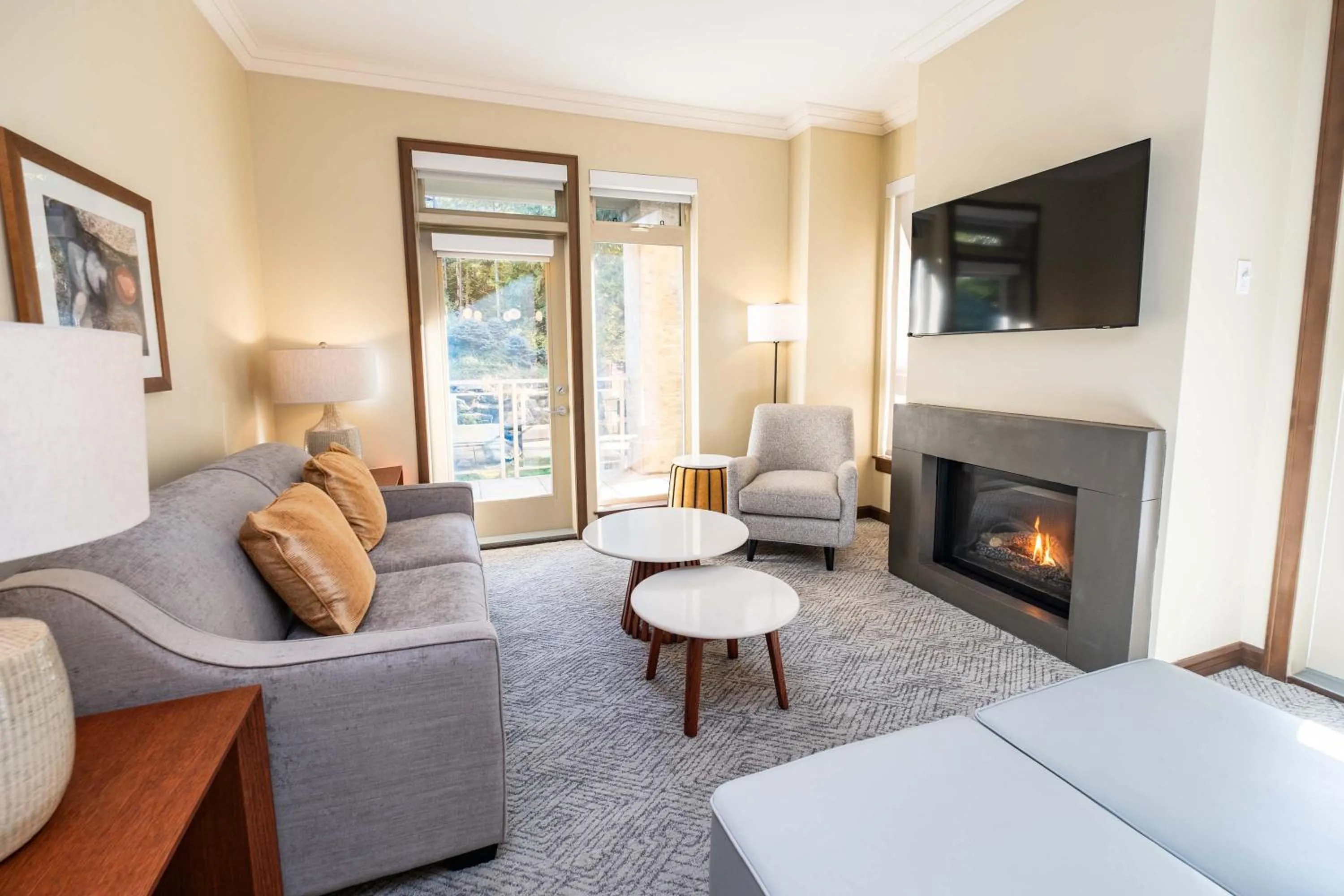 Living room in Sutton Place Hotel Revelstoke Mountain Resort
