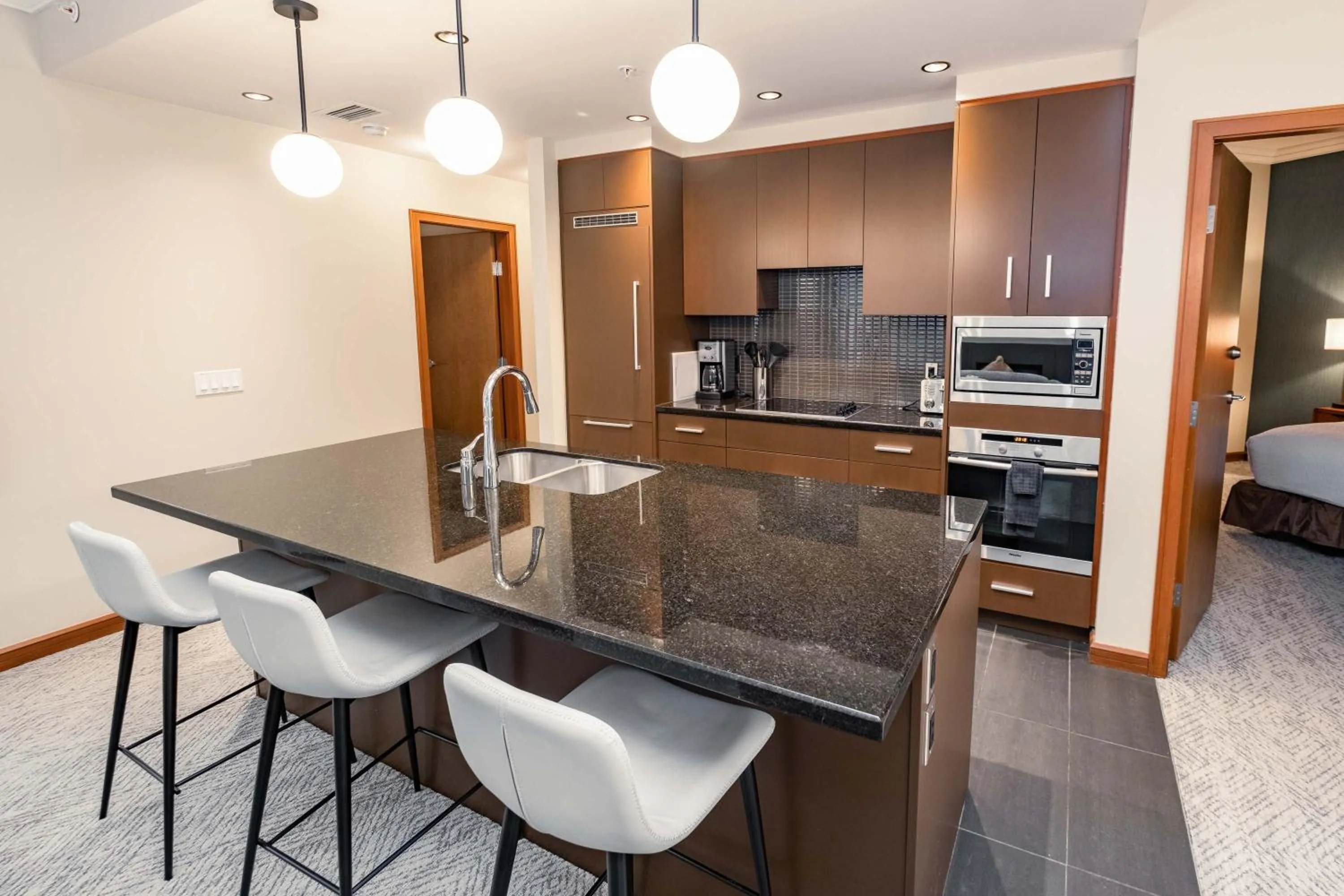 Dining area in Sutton Place Hotel Revelstoke Mountain Resort
