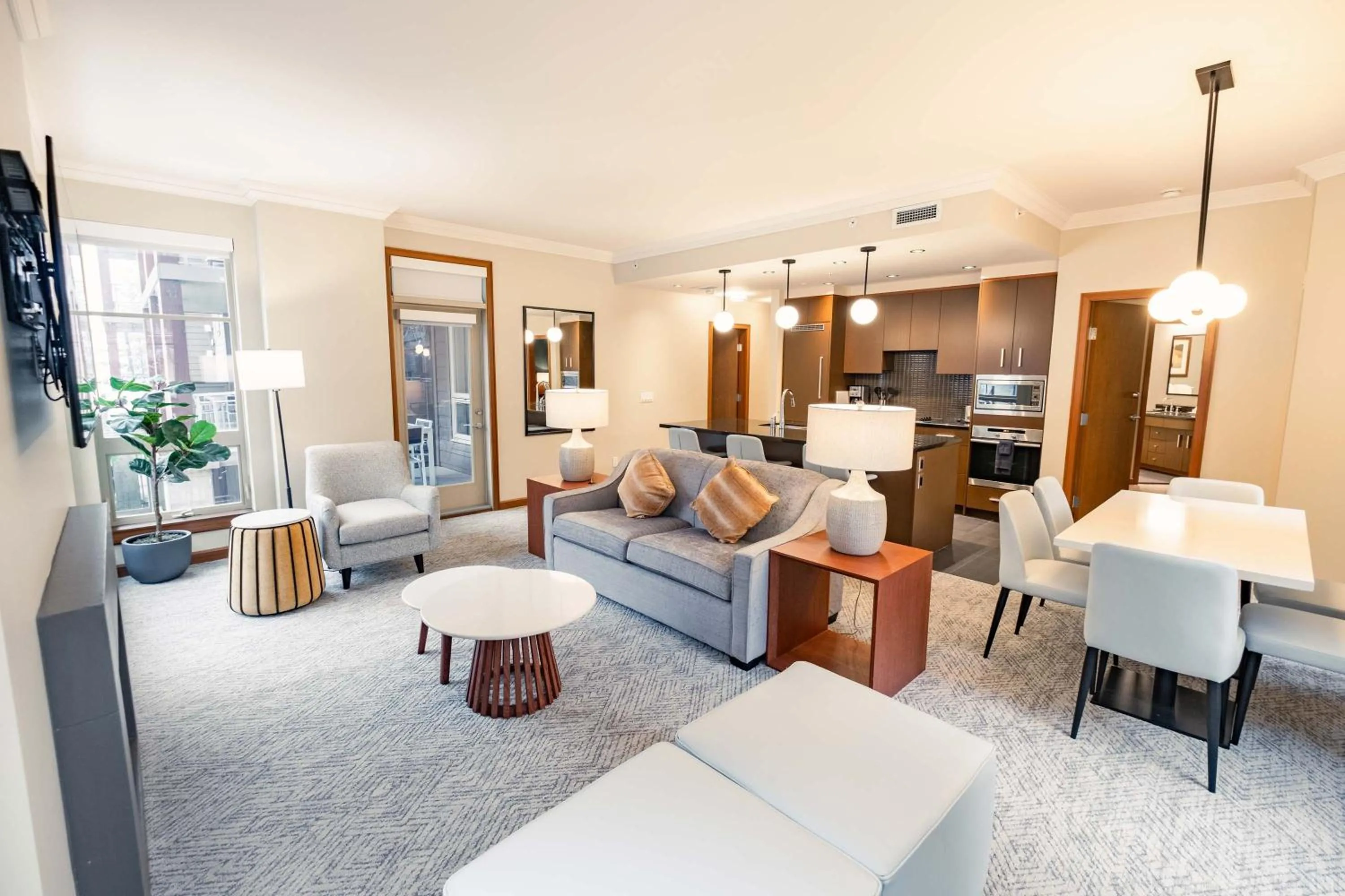 Living room in Sutton Place Hotel Revelstoke Mountain Resort