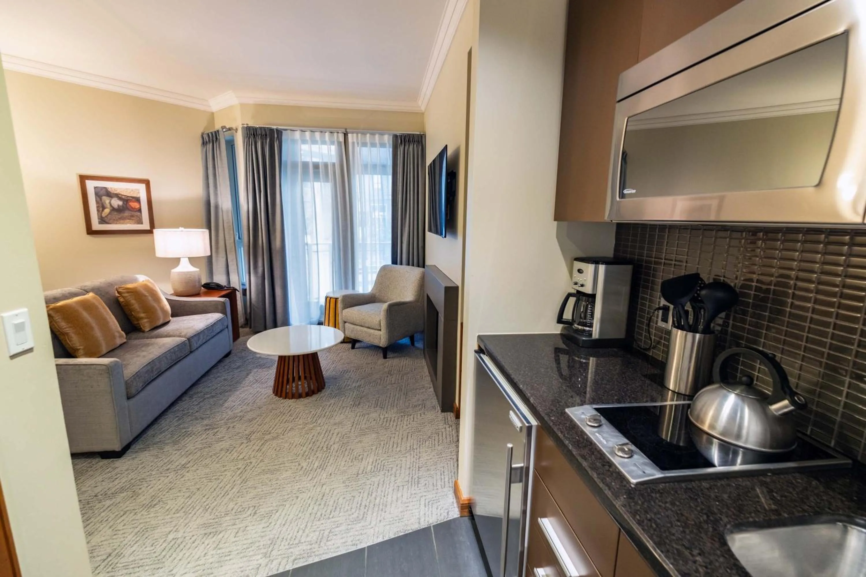 Living room in Sutton Place Hotel Revelstoke Mountain Resort