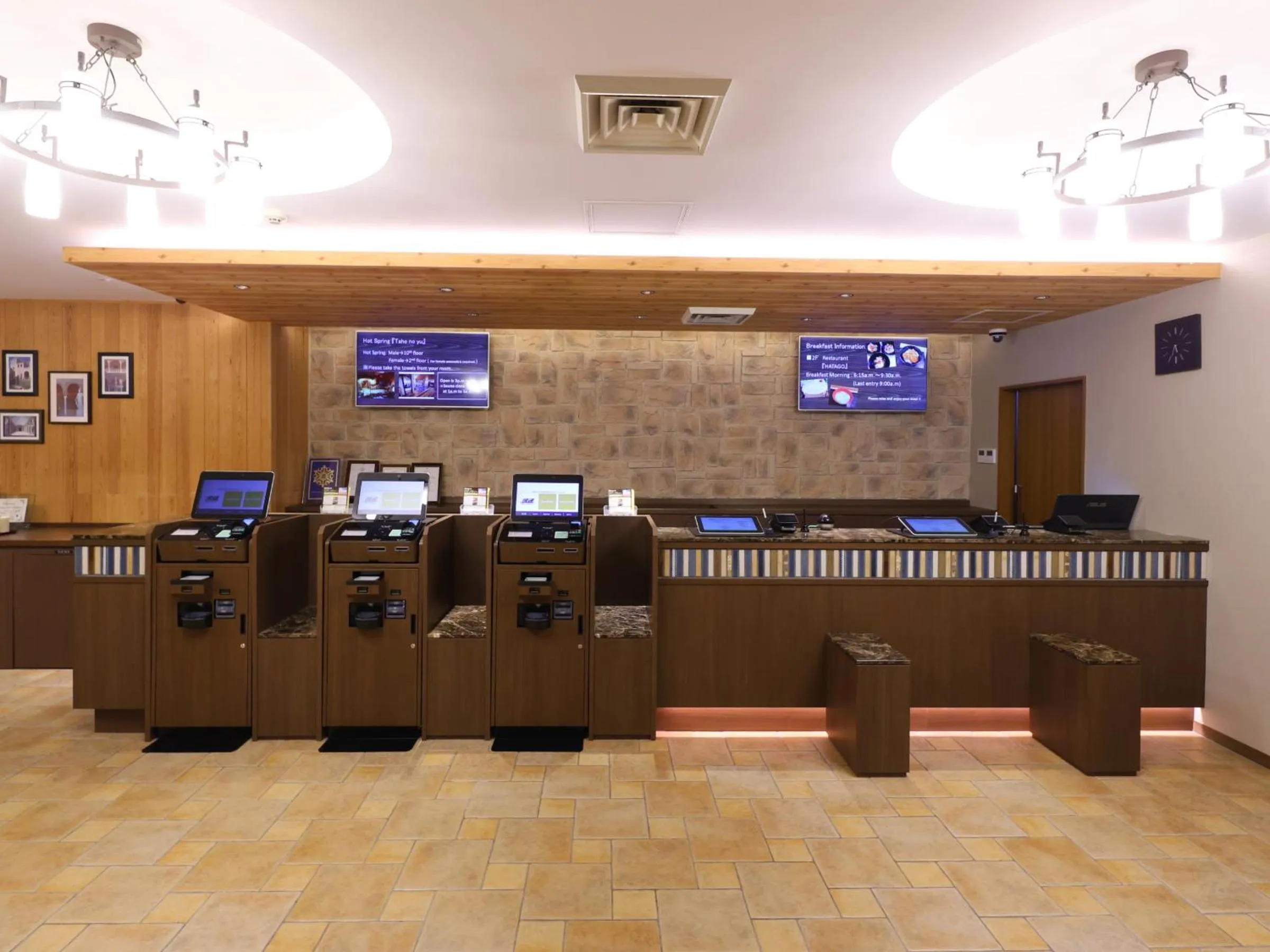 Lobby or reception in Tennen Onsen Taho-no-Yu Dormy Inn Niigata