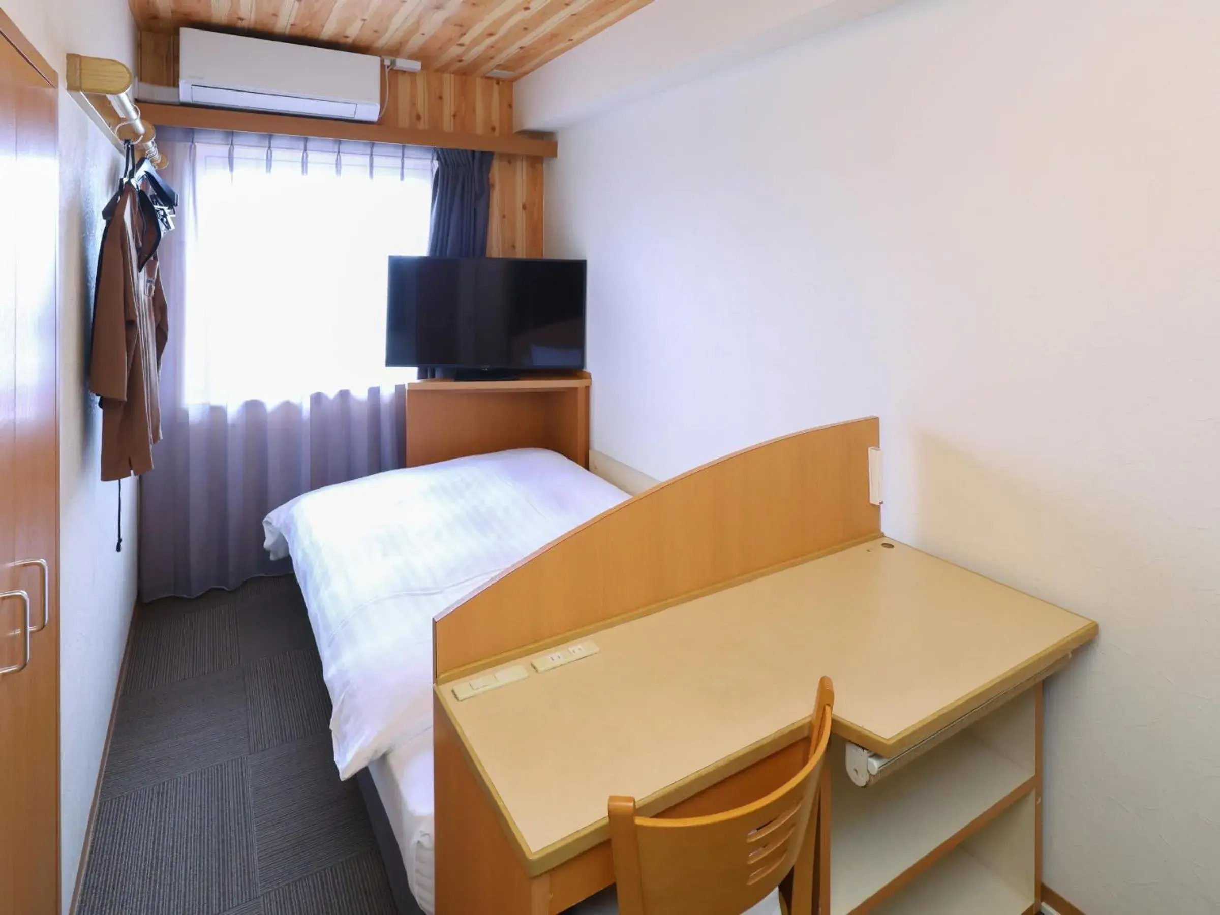 Photo of the whole room, Bed in Tennen Onsen Taho-no-Yu Dormy Inn Niigata Photo of the whole room, Bed in Tennen Onsen Taho-no-Yu Dormy Inn Niigata