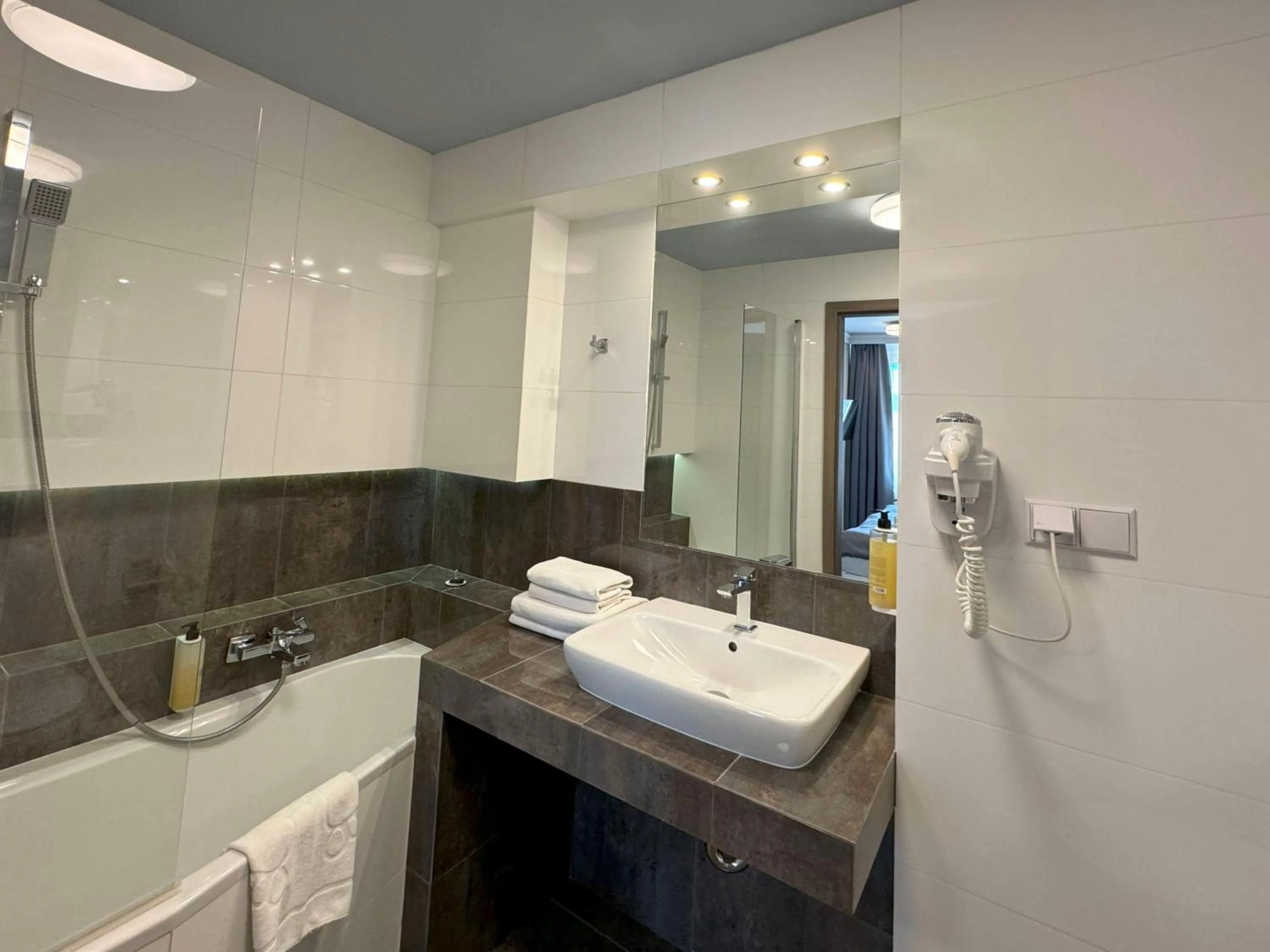 Bathroom in Hotel Cristal Park