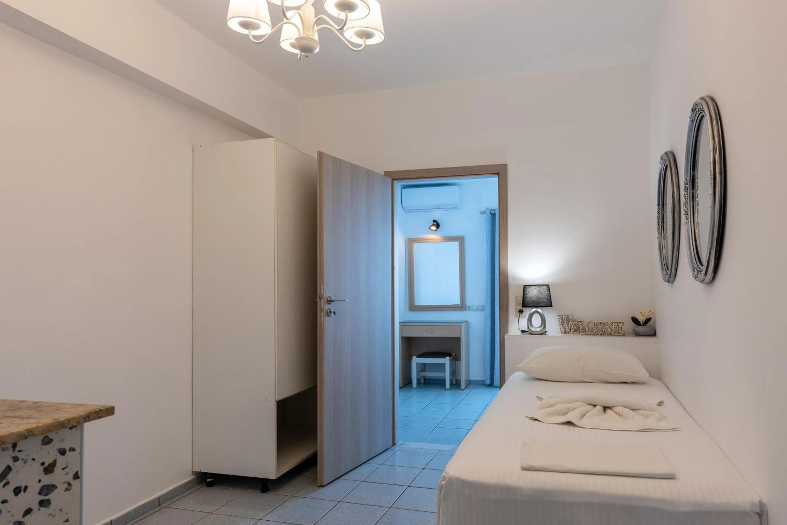 Bed in Laplaya Beach