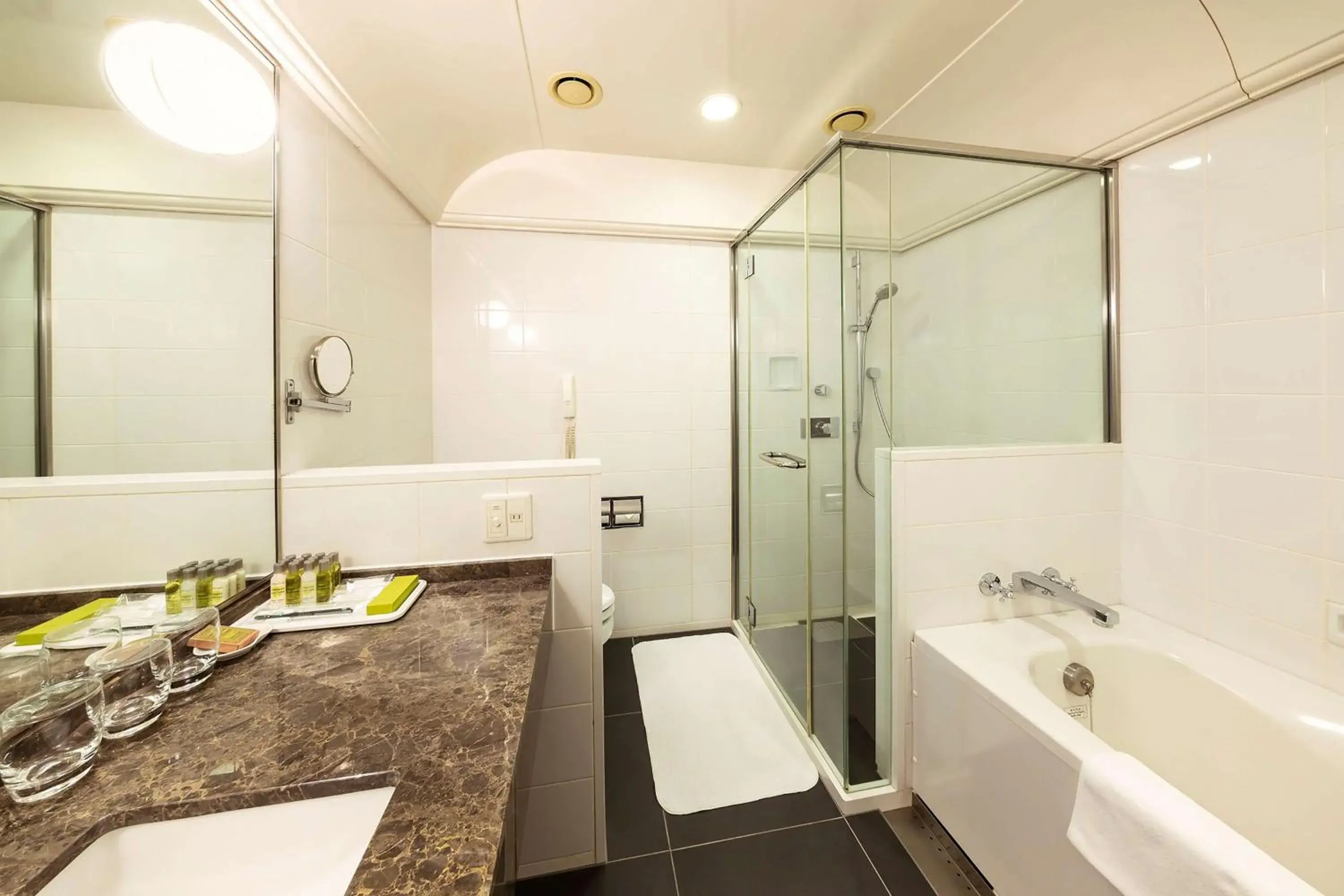 Bathroom in Hilton Fukuoka Sea Hawk Bathroom in Hilton Fukuoka Sea Hawk