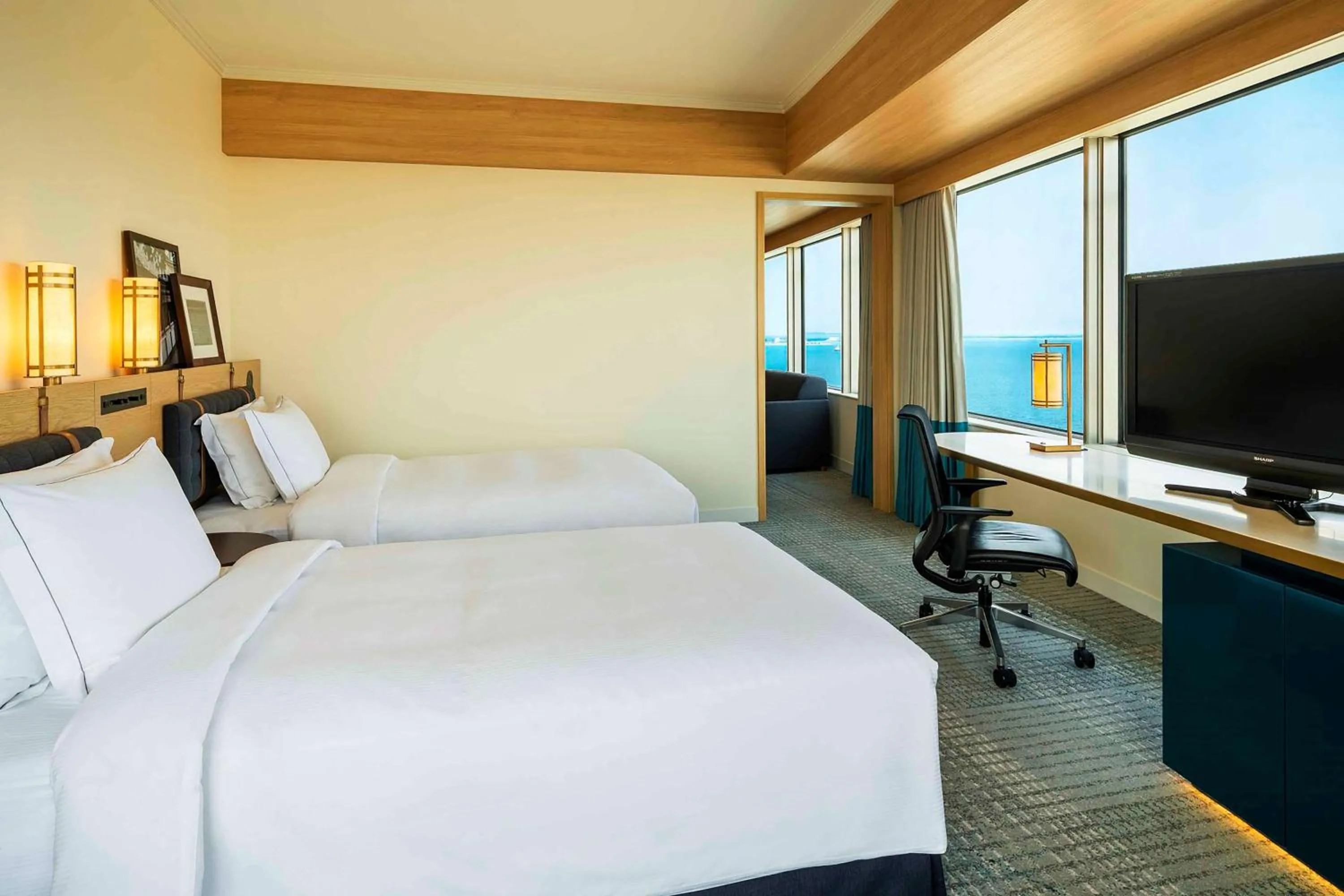 Bedroom, Bed in Hilton Fukuoka Sea Hawk