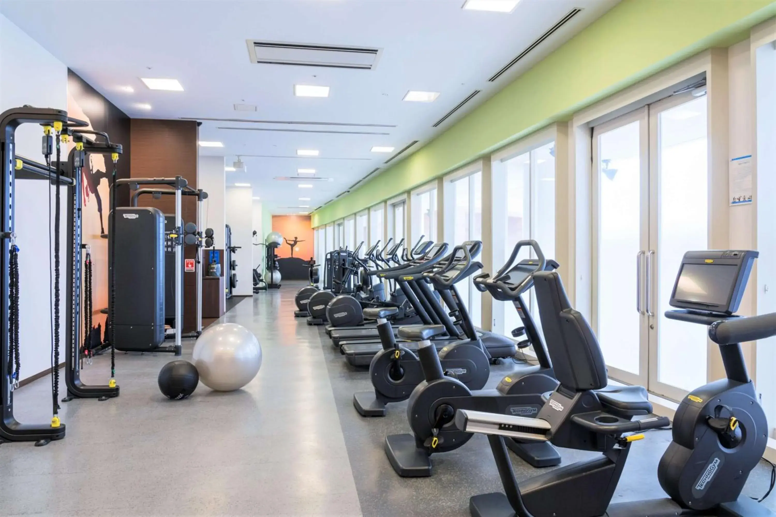 Fitness centre/facilities in Hilton Fukuoka Sea Hawk Fitness centre/facilities in Hilton Fukuoka Sea Hawk