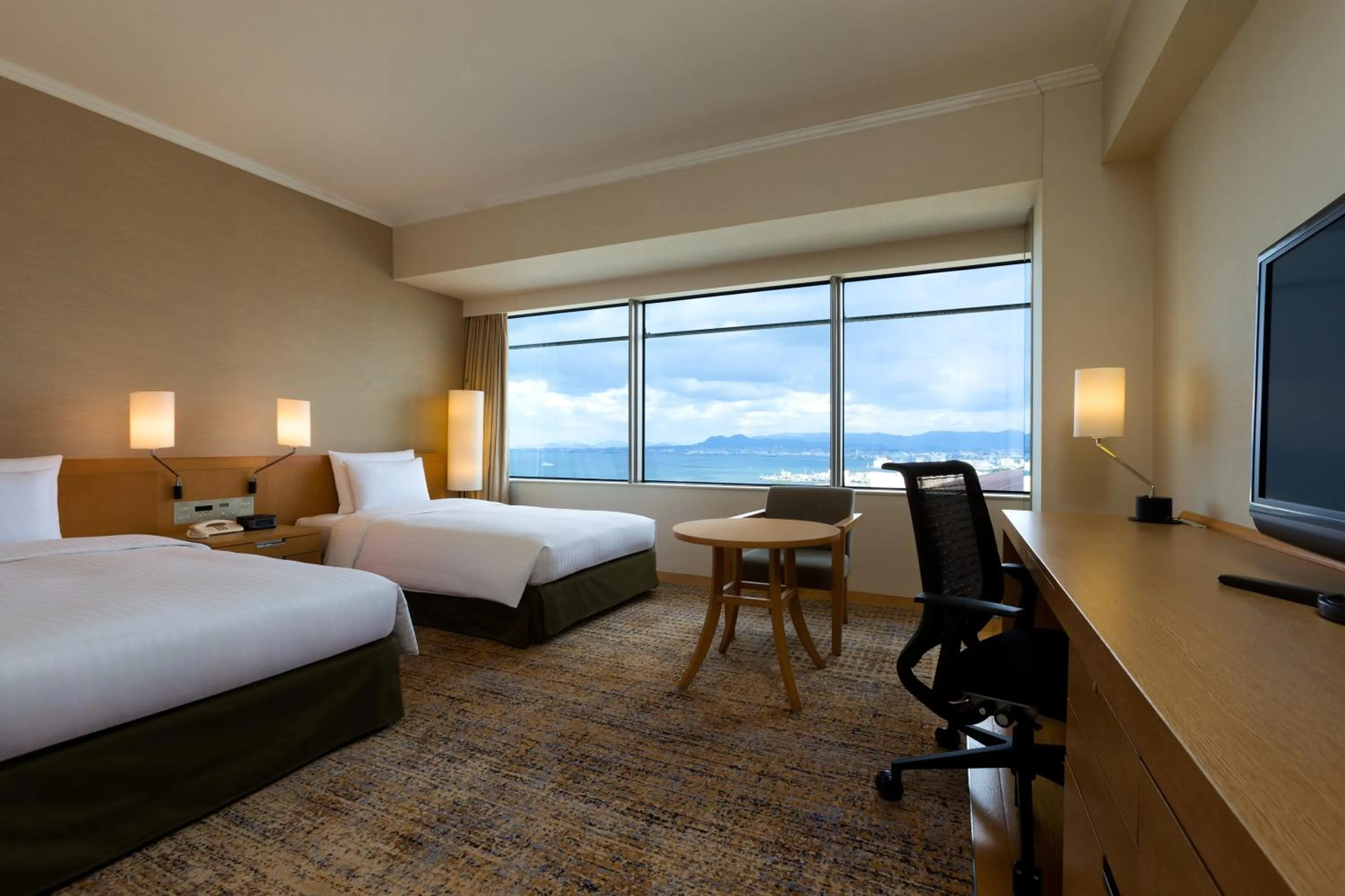 View (from property/room), Bed in Hilton Fukuoka Sea Hawk