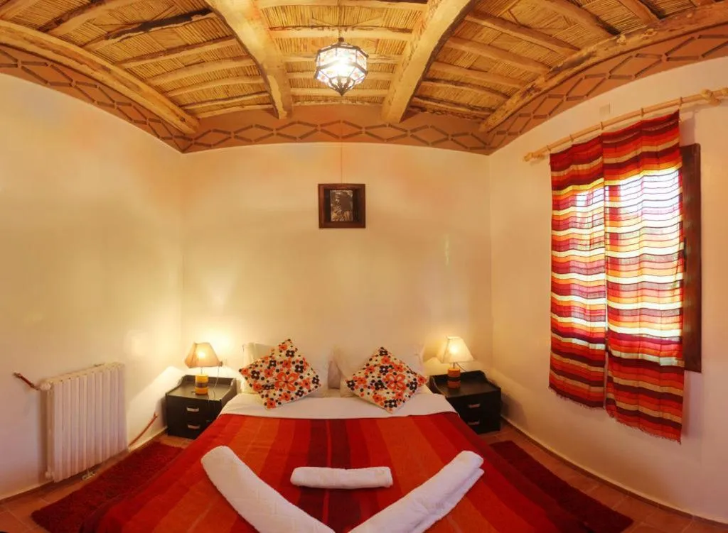 Spring, Bed in Riad Des Vieilles Charrues