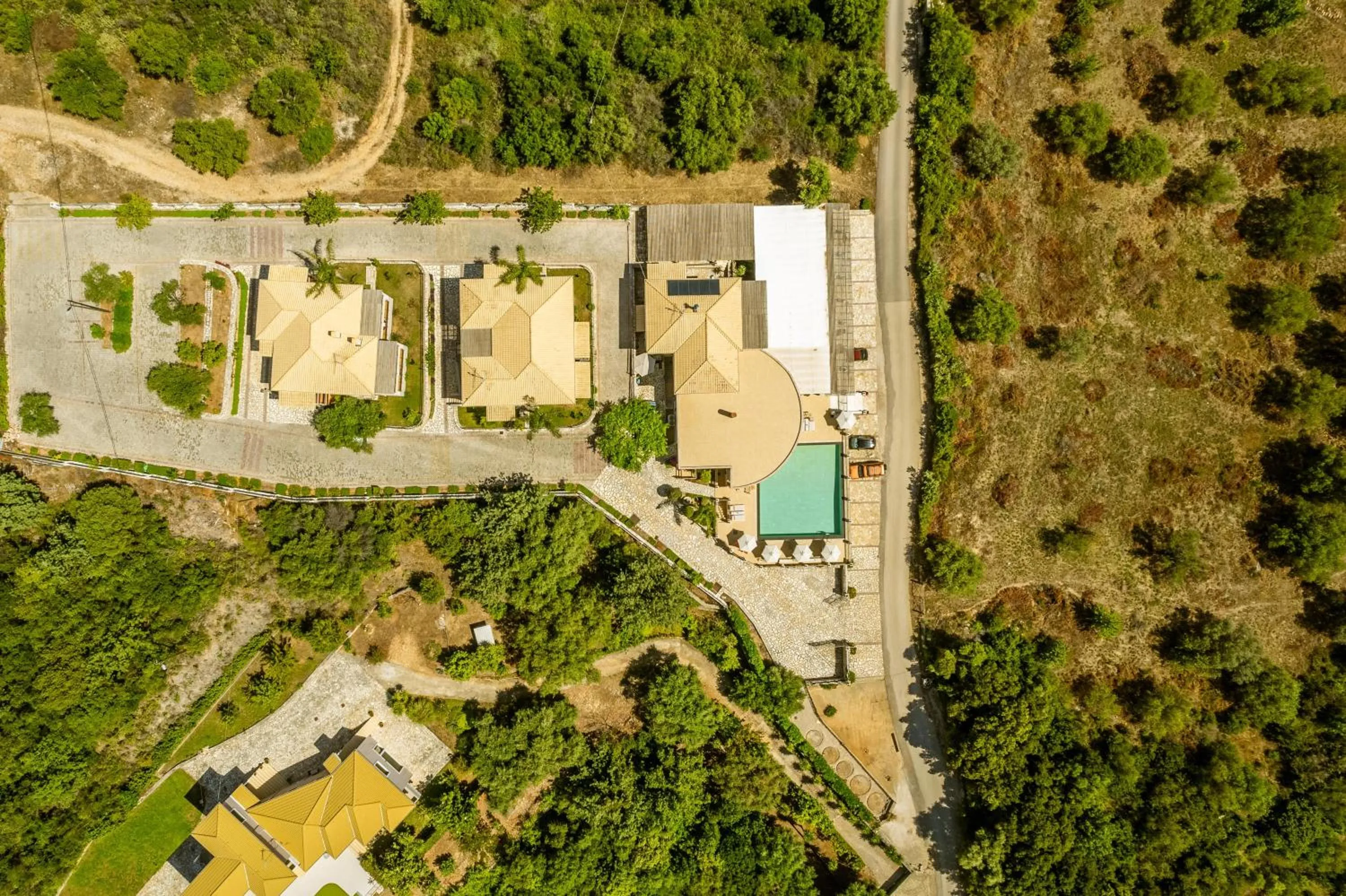 Property building in 3Aktes Suites & Studios