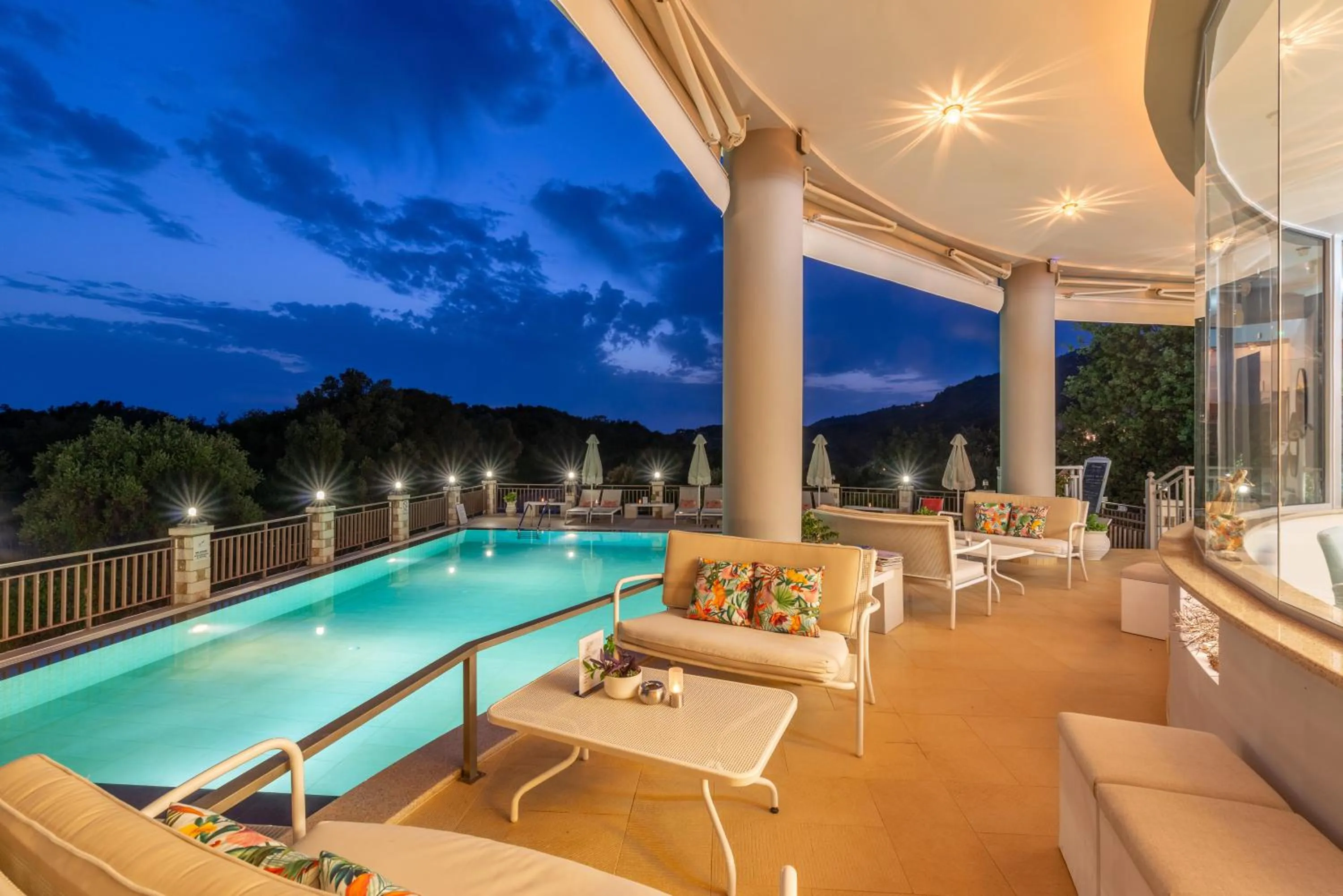 Lounge or bar in 3Aktes Suites & Studios