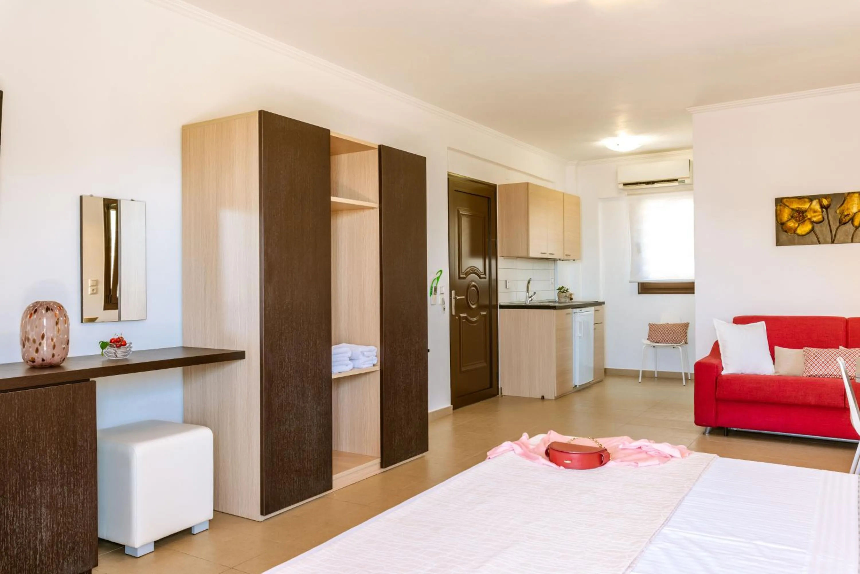 Photo of the whole room, Bed in 3Aktes Suites & Studios