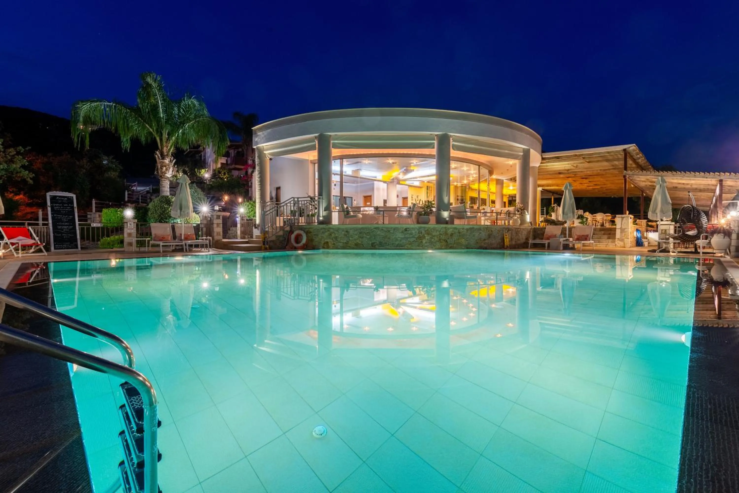 Night in 3Aktes Suites & Studios