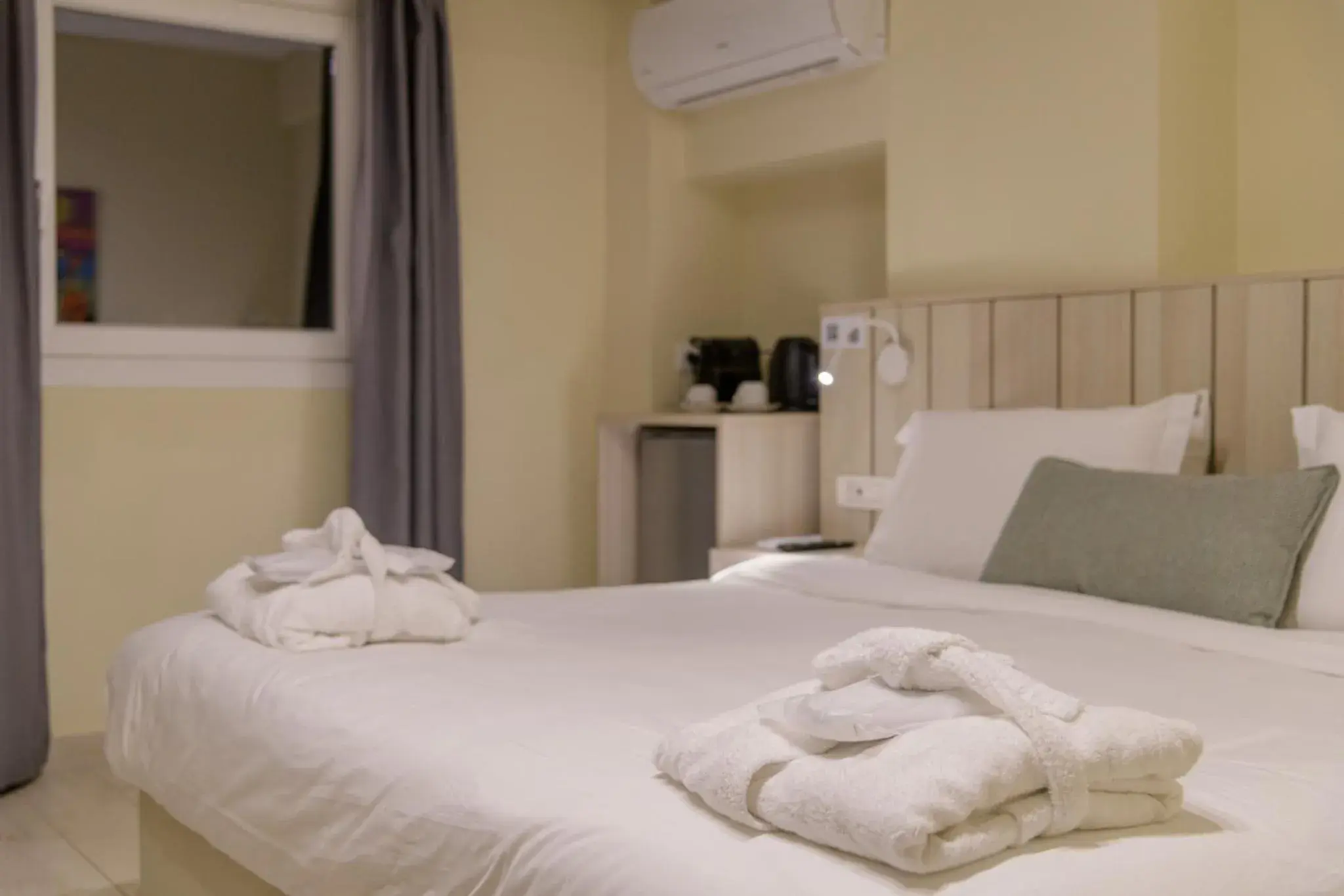 Photo of the whole room, Bed in Iakinthos, Tsilivi Beach Photo of the whole room, Bed in Iakinthos, Tsilivi Beach