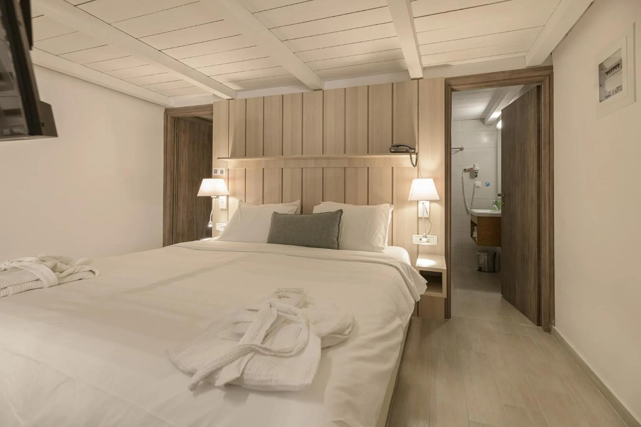 Bedroom, Bed in Iakinthos, Tsilivi Beach