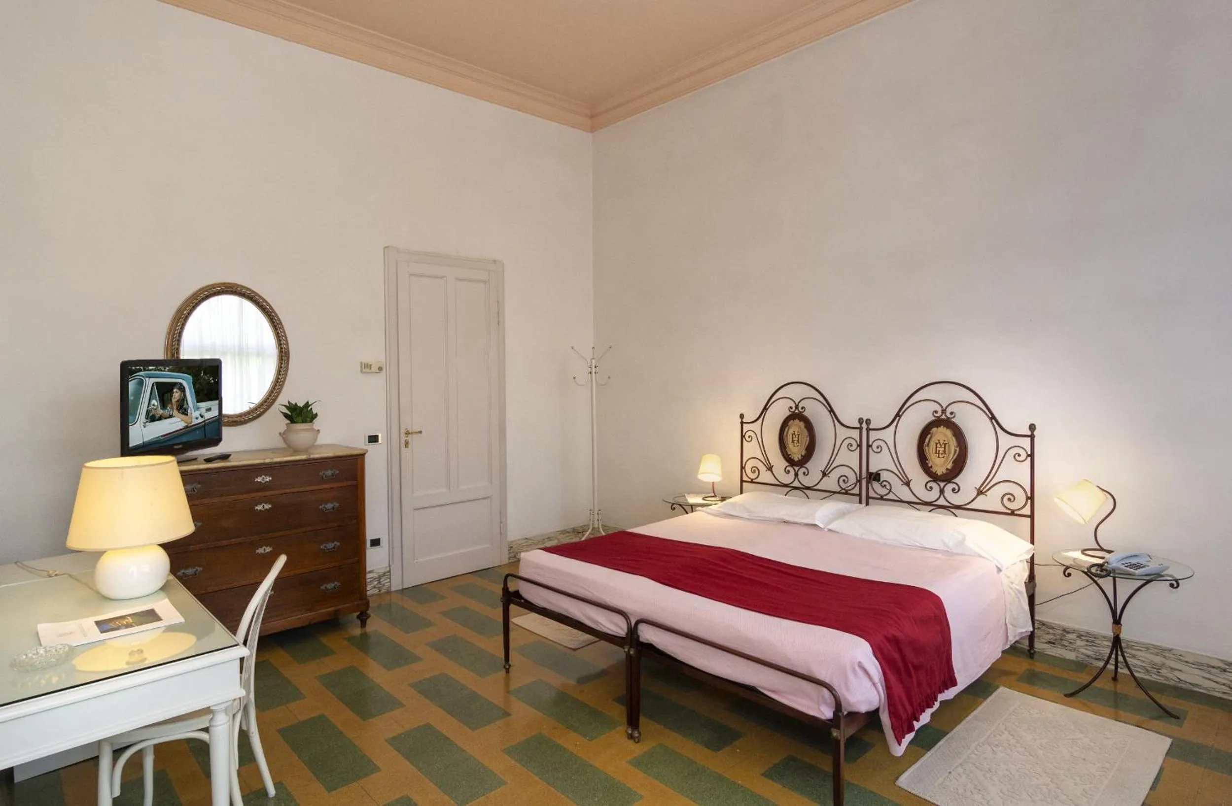 TV and multimedia, Bed in Hotel Villa Edera