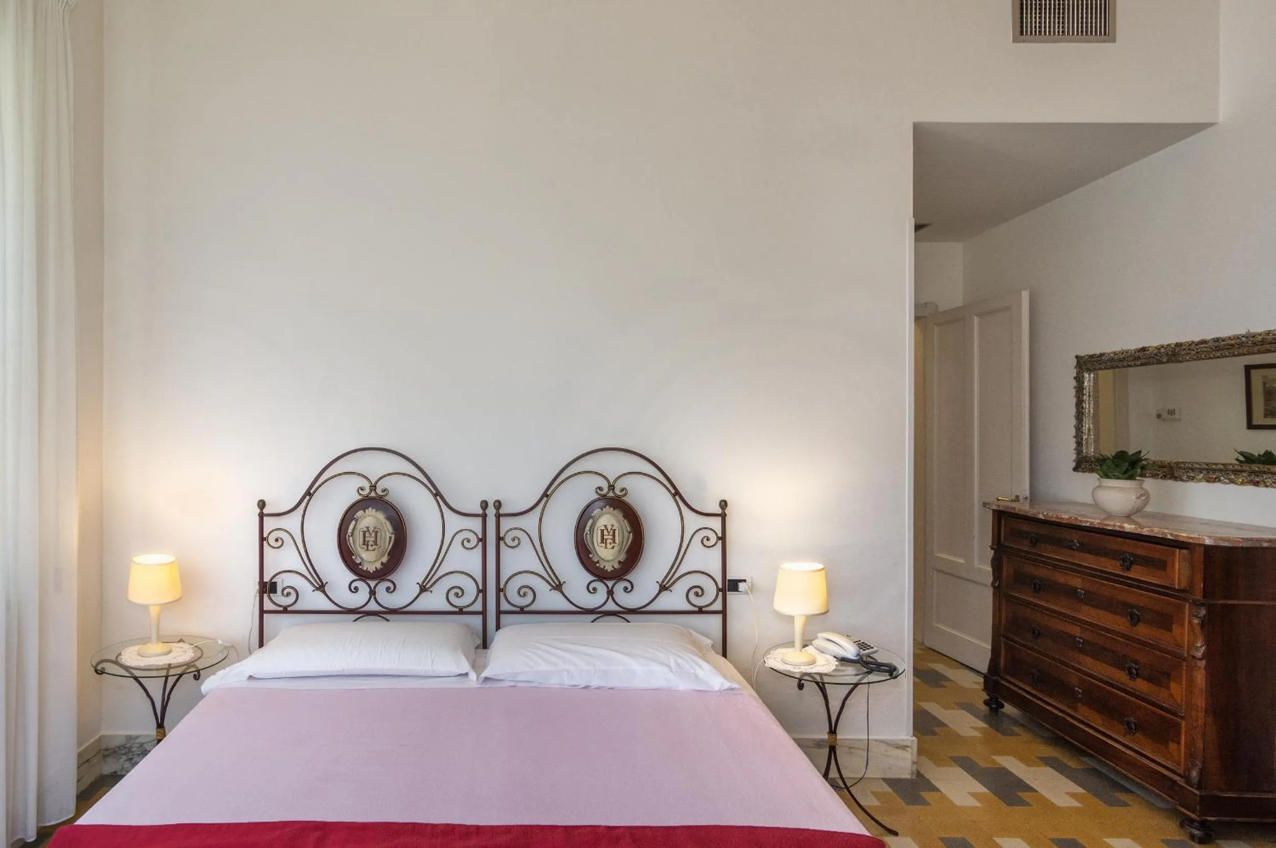 Bedroom, Bed in Hotel Villa Edera