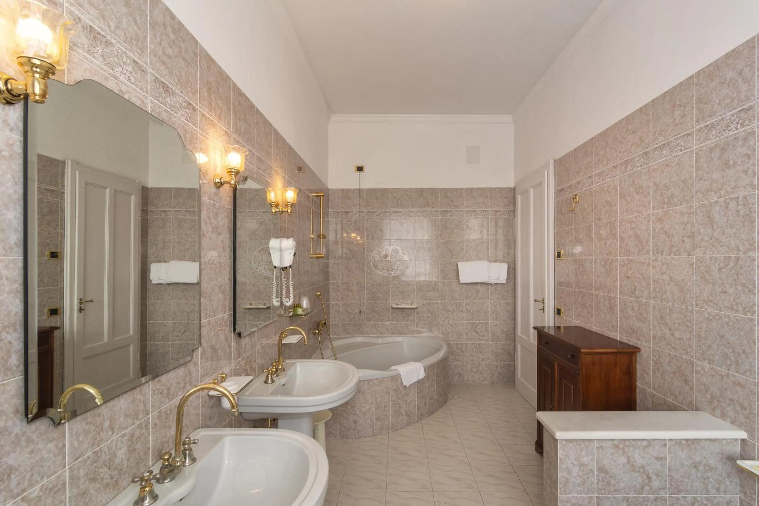 Bathroom in Hotel Villa Edera