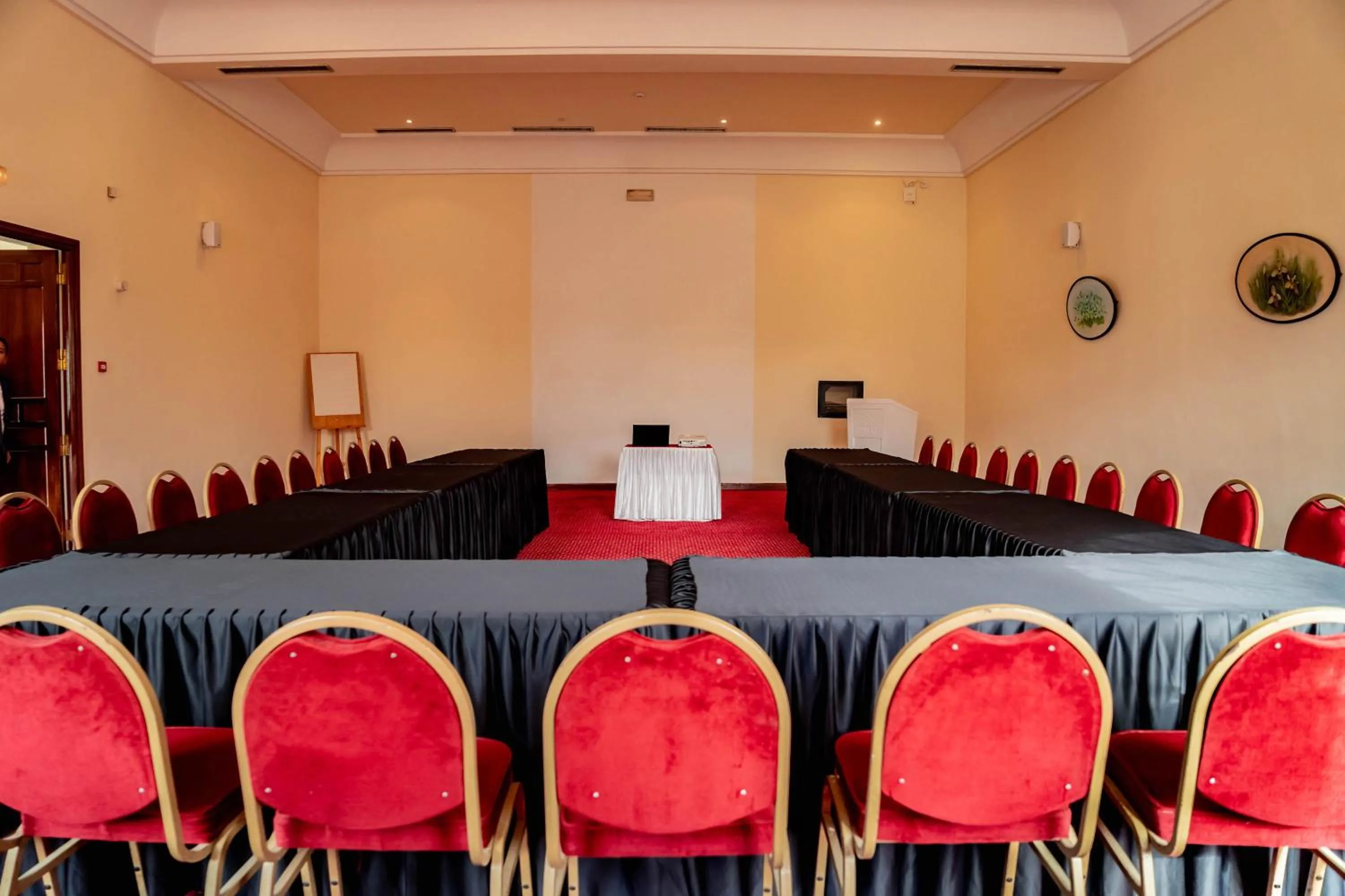 Business facilities in TMK Flora Park by Turismark - Adults Only