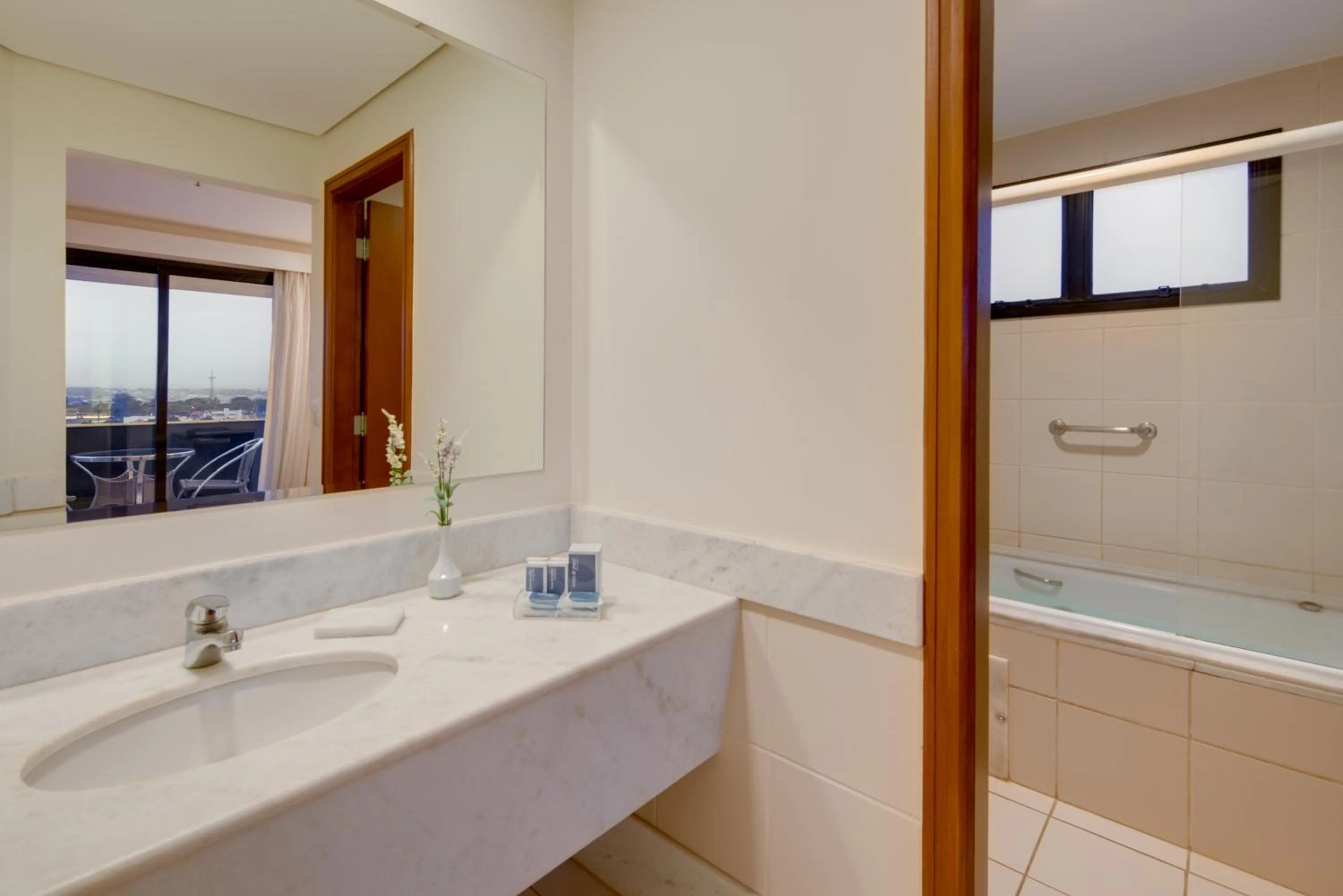 Hot Tub in Jk Premium Hotel e Eventos