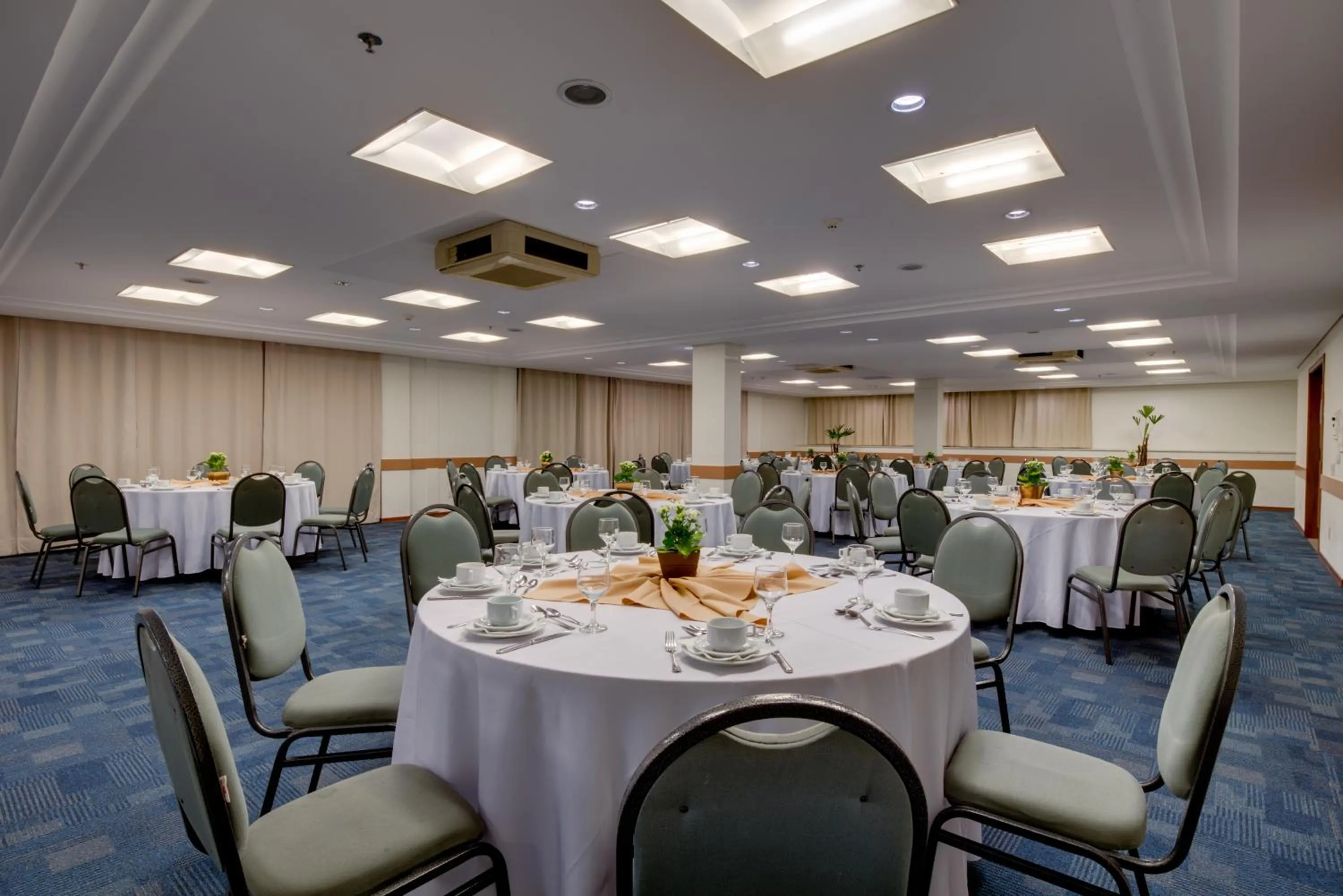 Business facilities in Jk Premium Hotel e Eventos