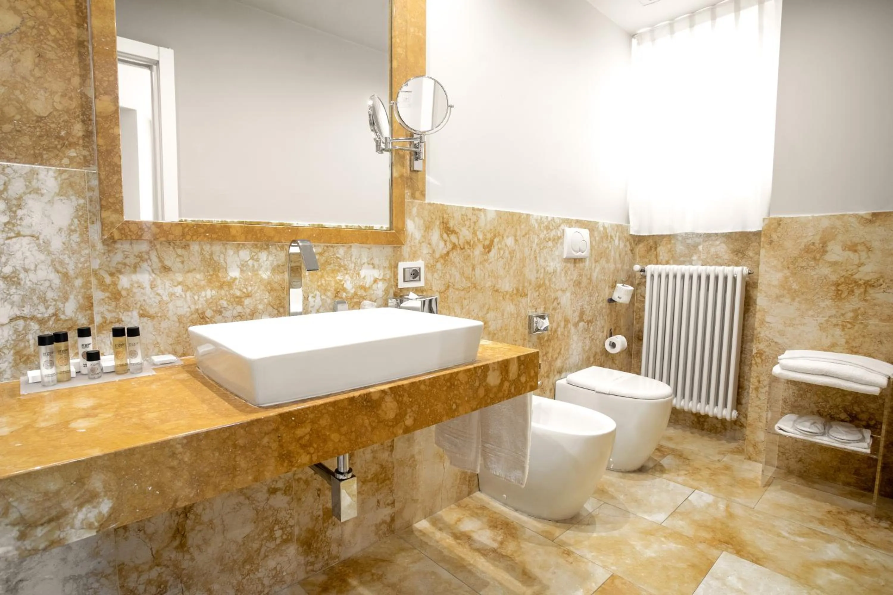 Bathroom in Hotel Michelangelo