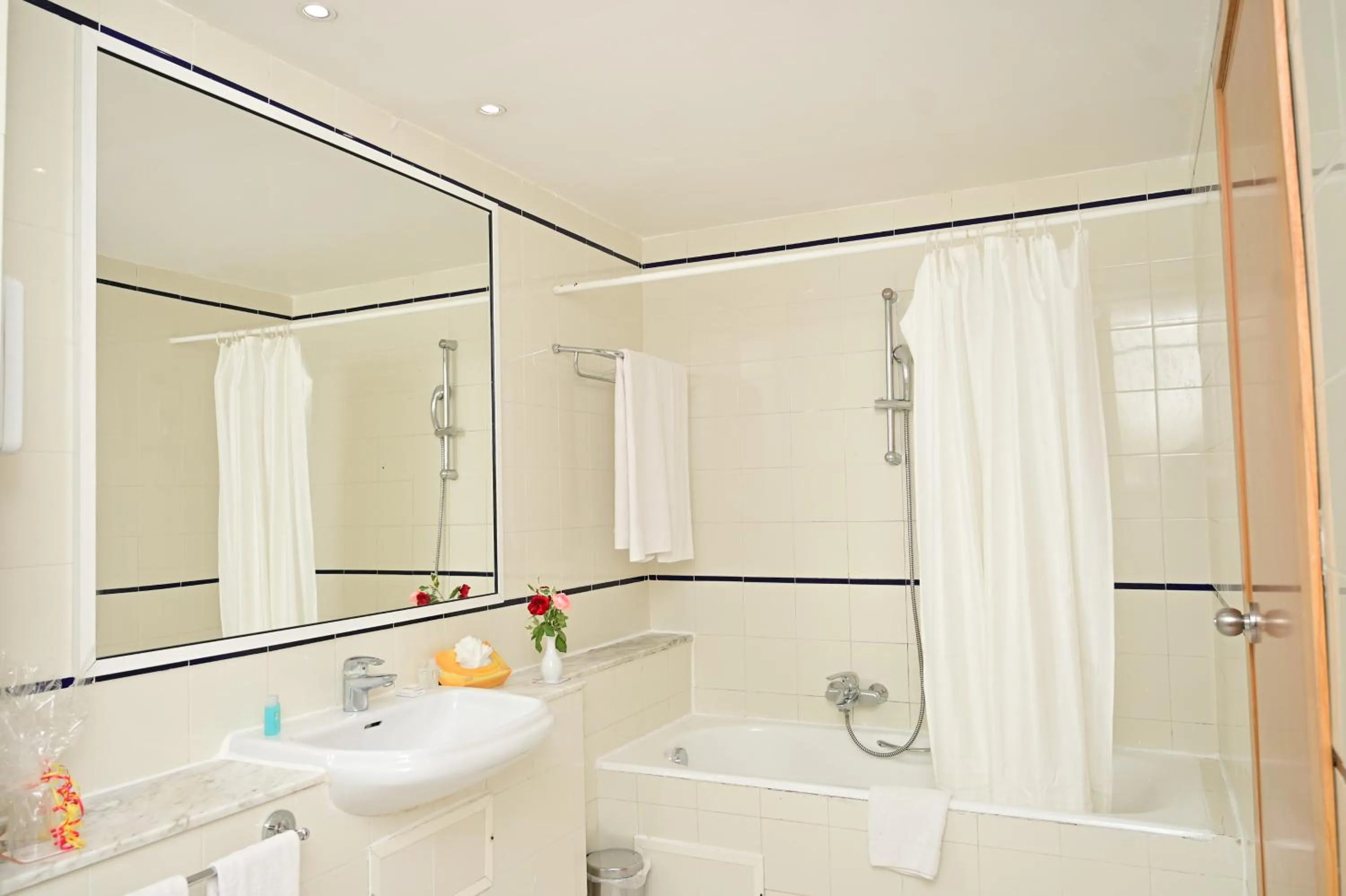 Bathroom in Hotel Nour Palace Resort & Thalasso Mahdia