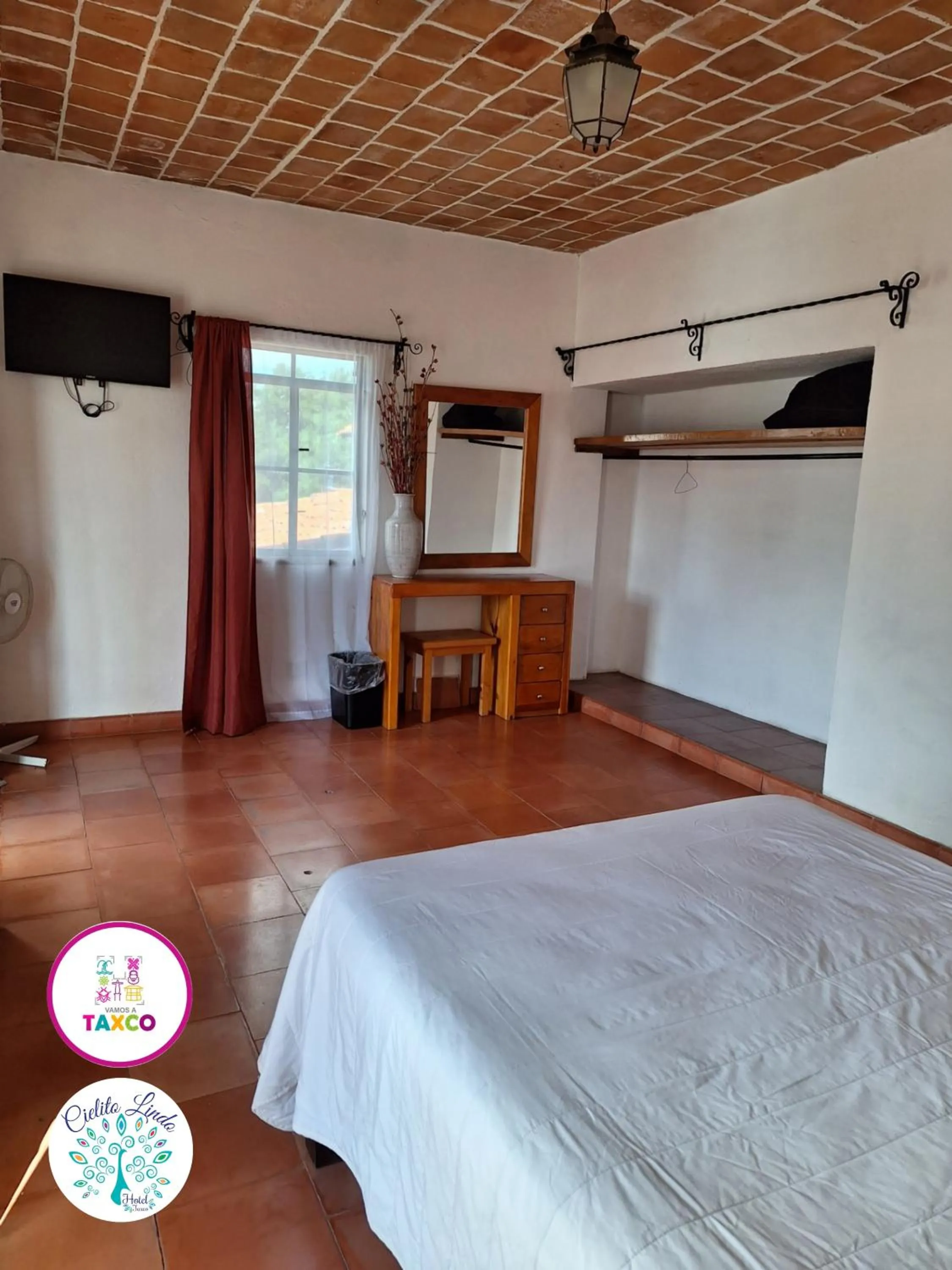 Bed in Hotel Cielito Lindo, Taxco