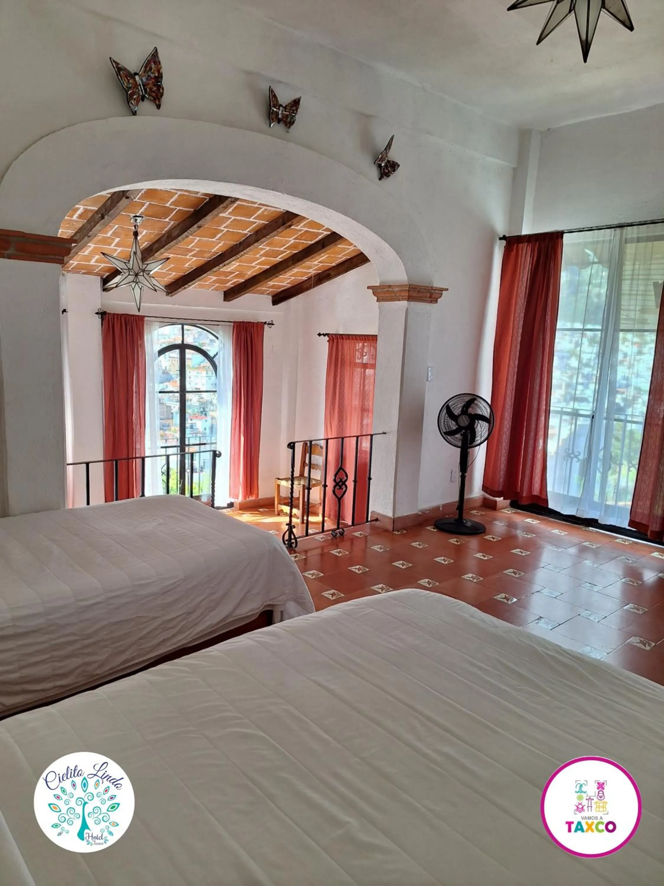 Bed in Hotel Cielito Lindo, Taxco