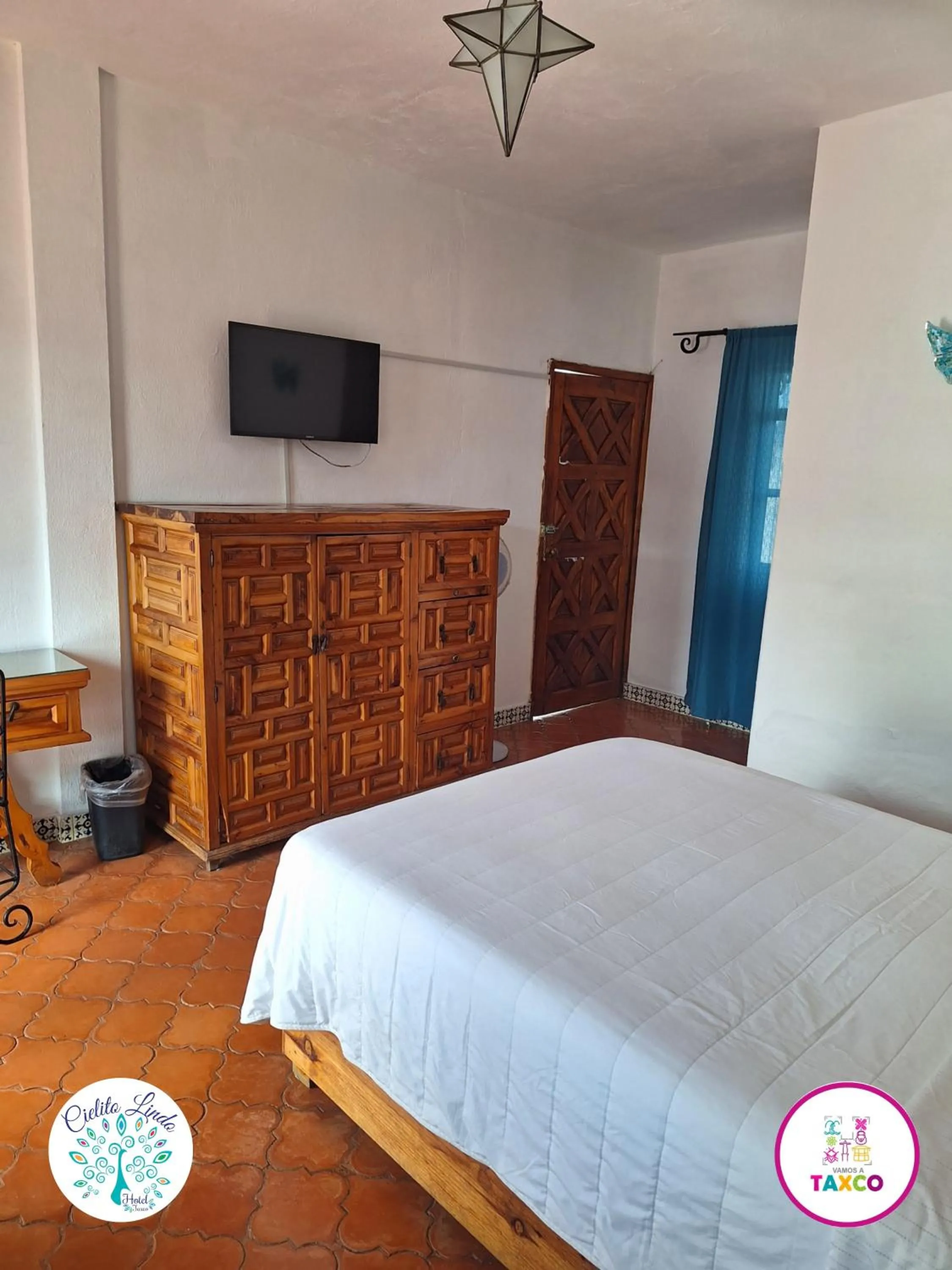 Bed in Hotel Cielito Lindo, Taxco