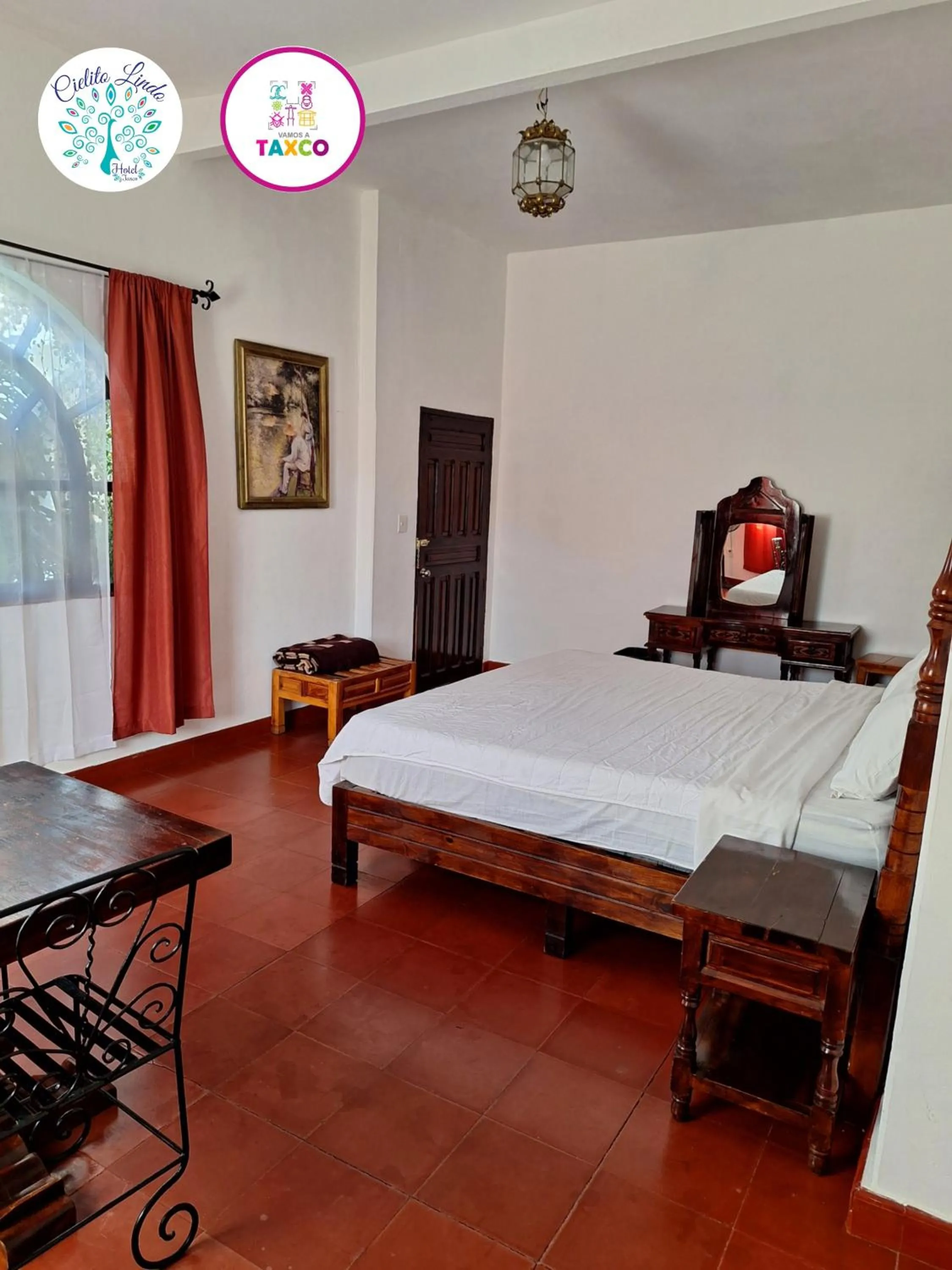 Bed in Hotel Cielito Lindo, Taxco