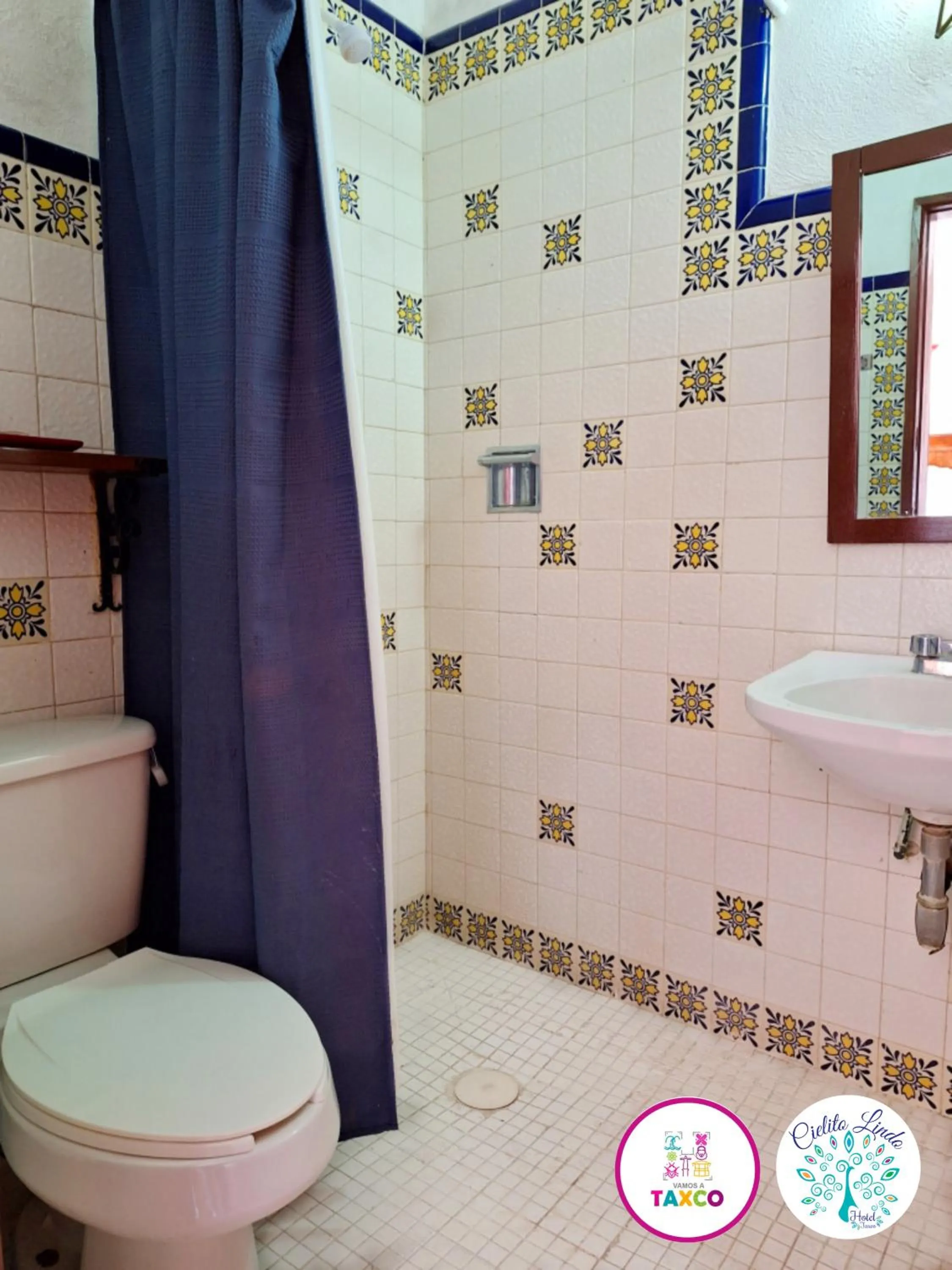 Shower in Hotel Cielito Lindo, Taxco