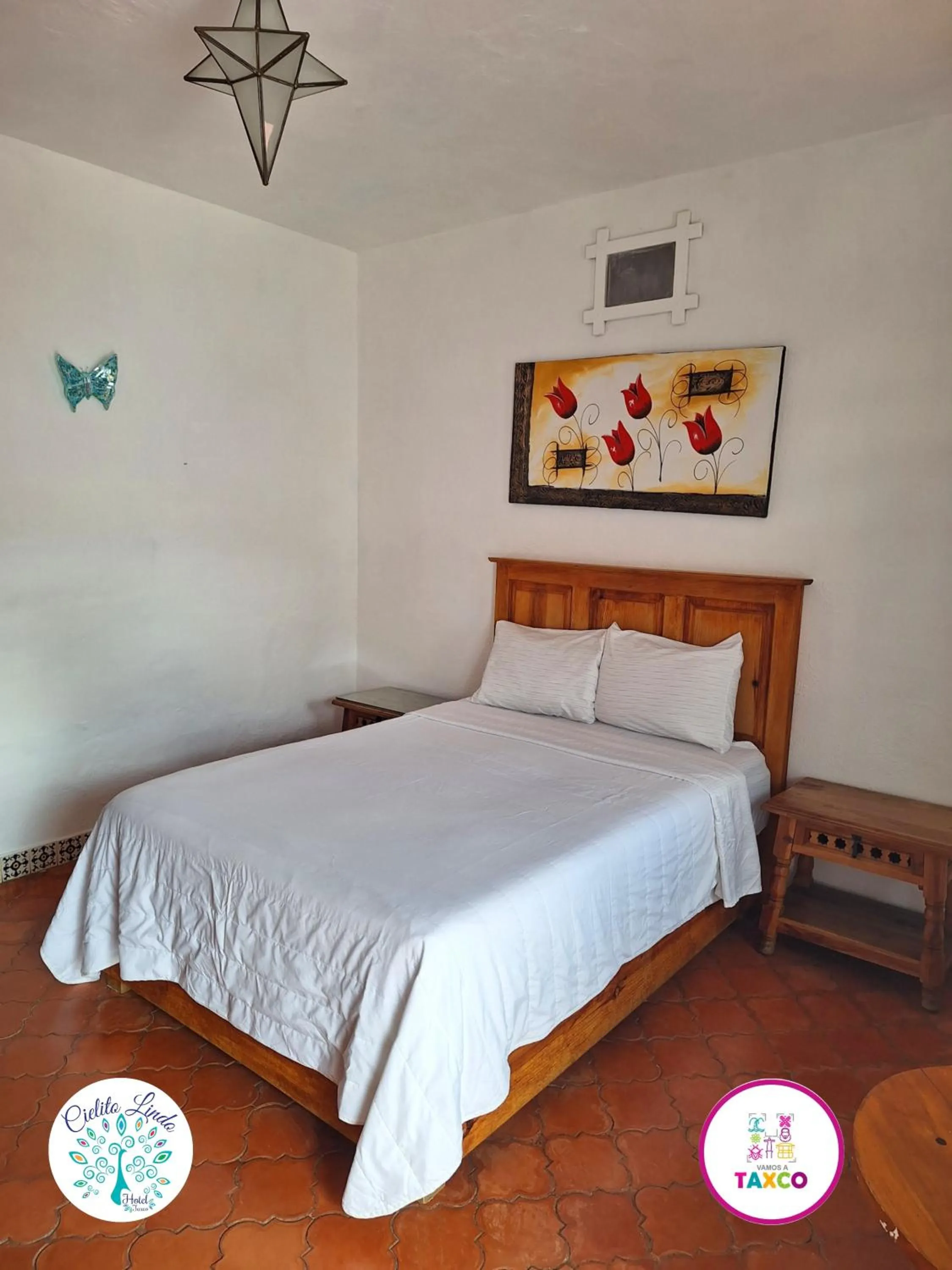 Bed in Hotel Cielito Lindo, Taxco