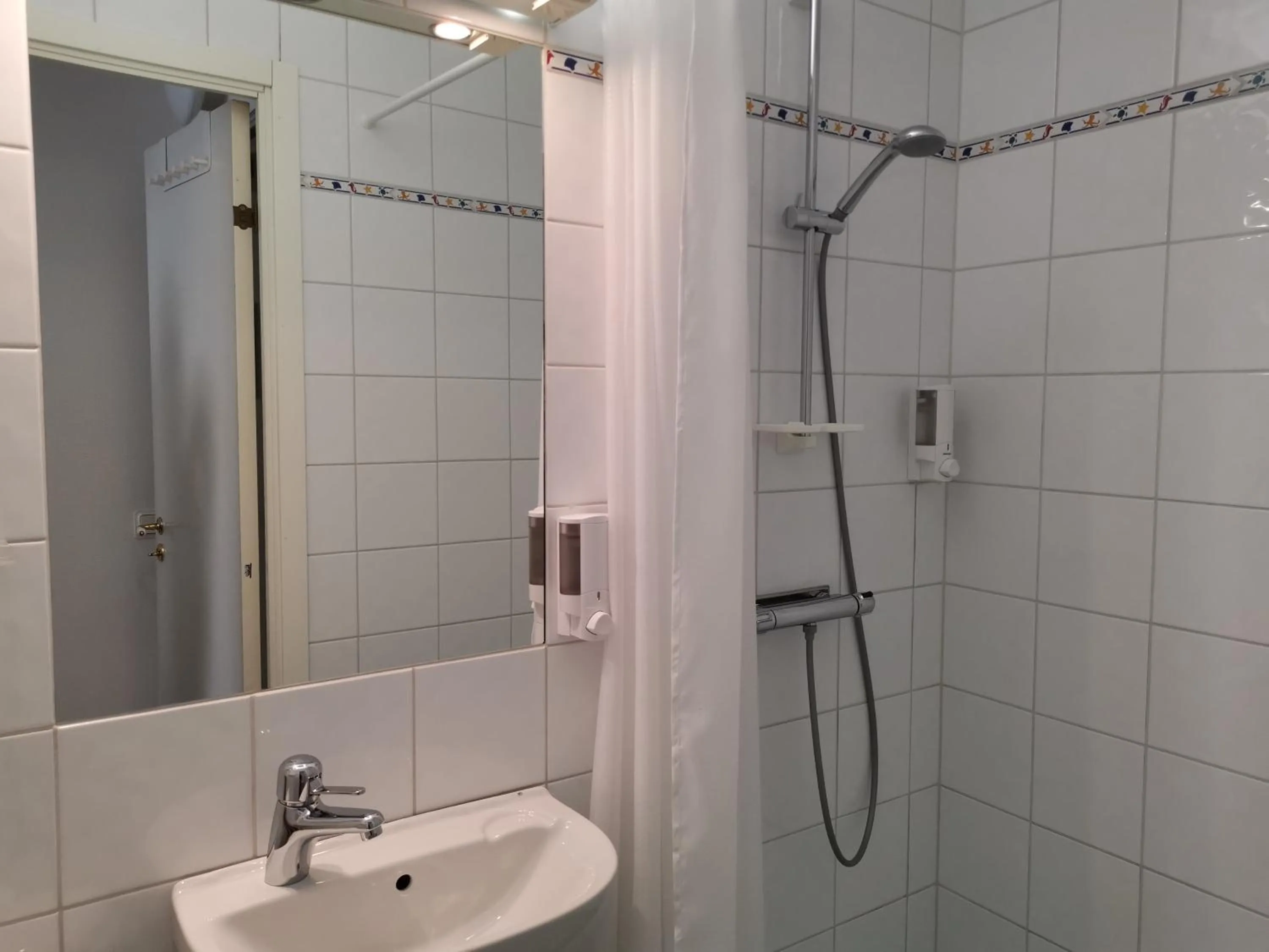 Shower in Hotel Lorensberg