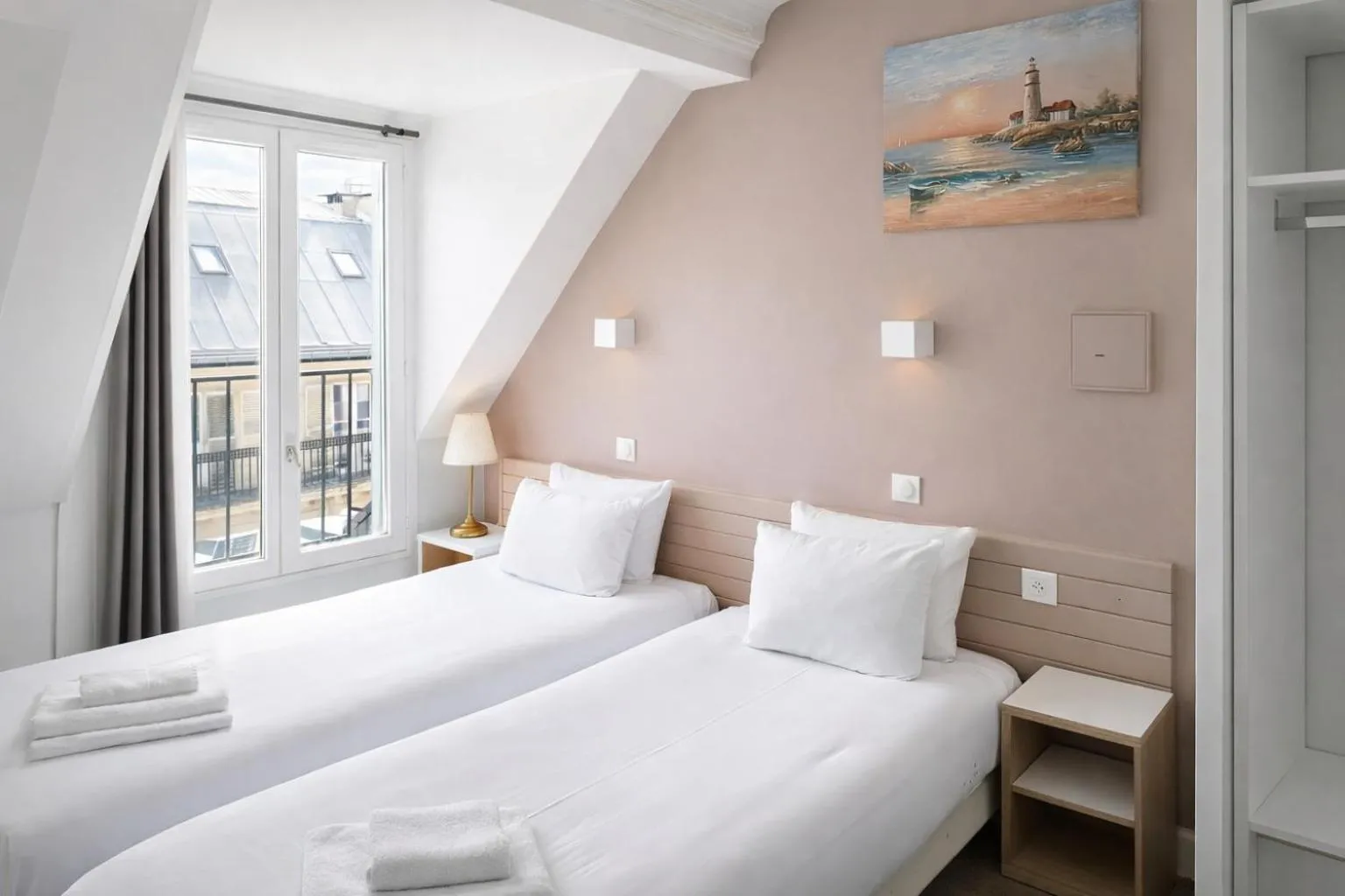 Bed in Hôtel Apollo Opéra
