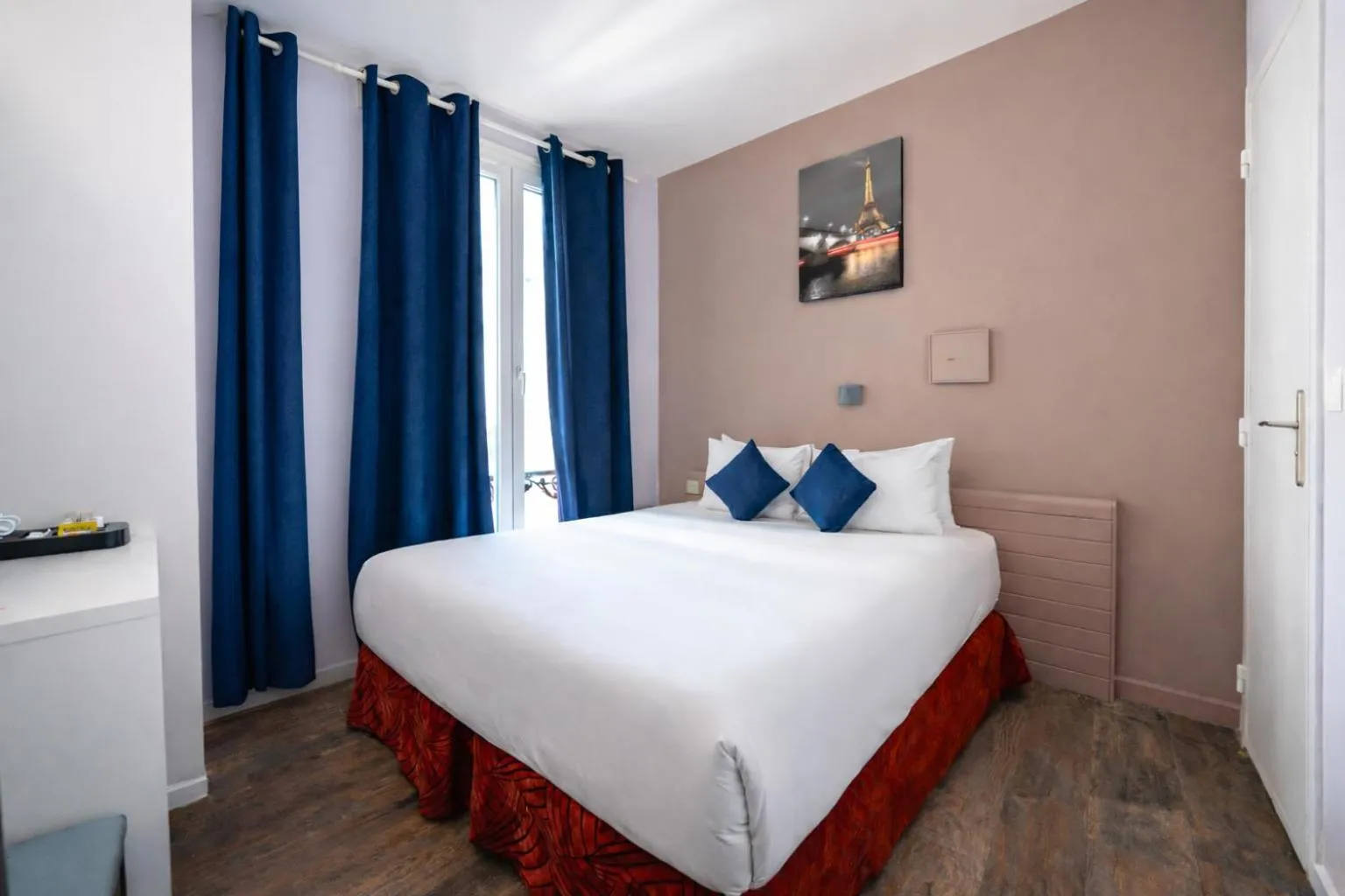 Bed in Hôtel Apollo Opéra