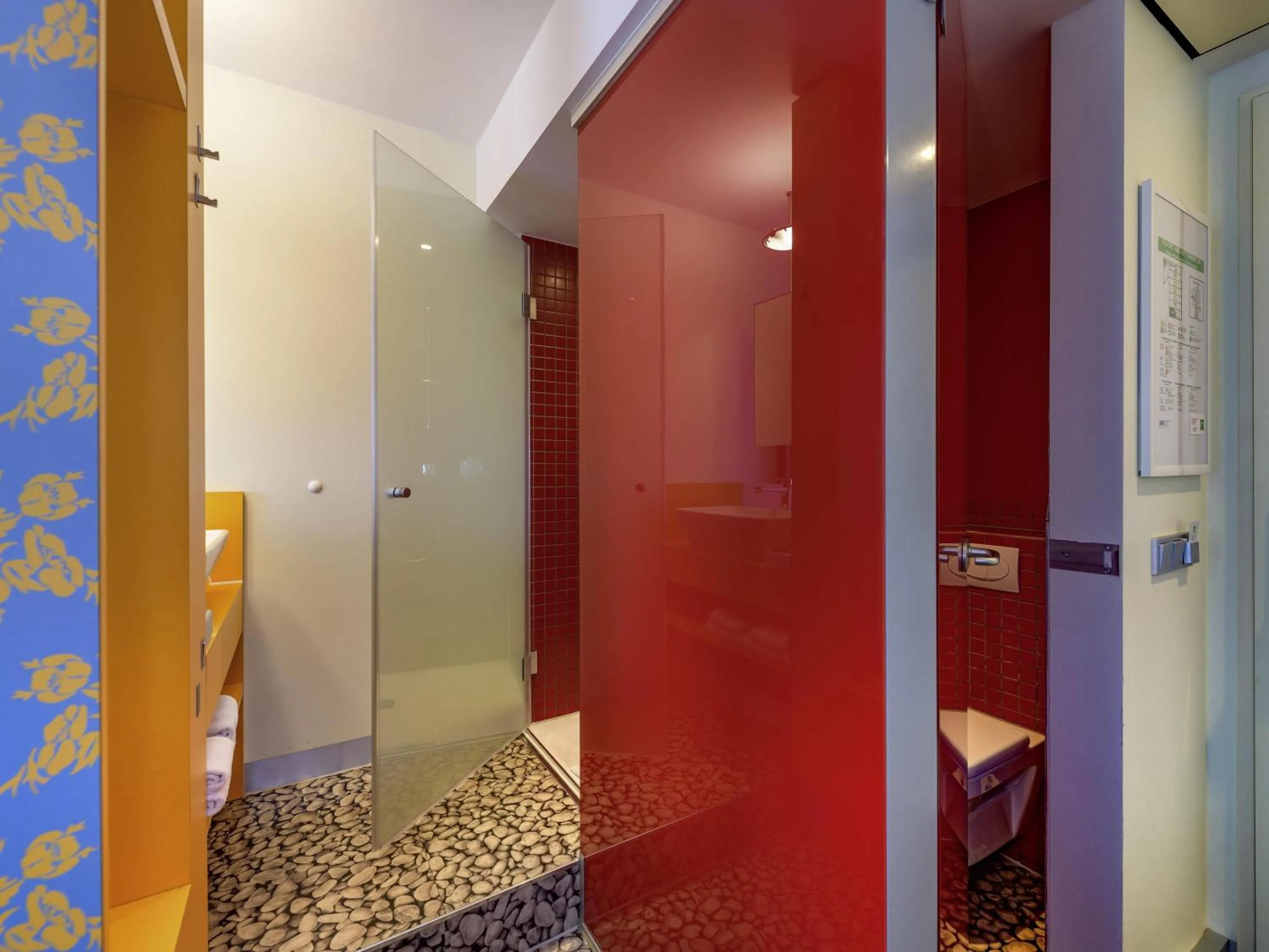 Bedroom in ibis Styles Hotel Berlin Mitte