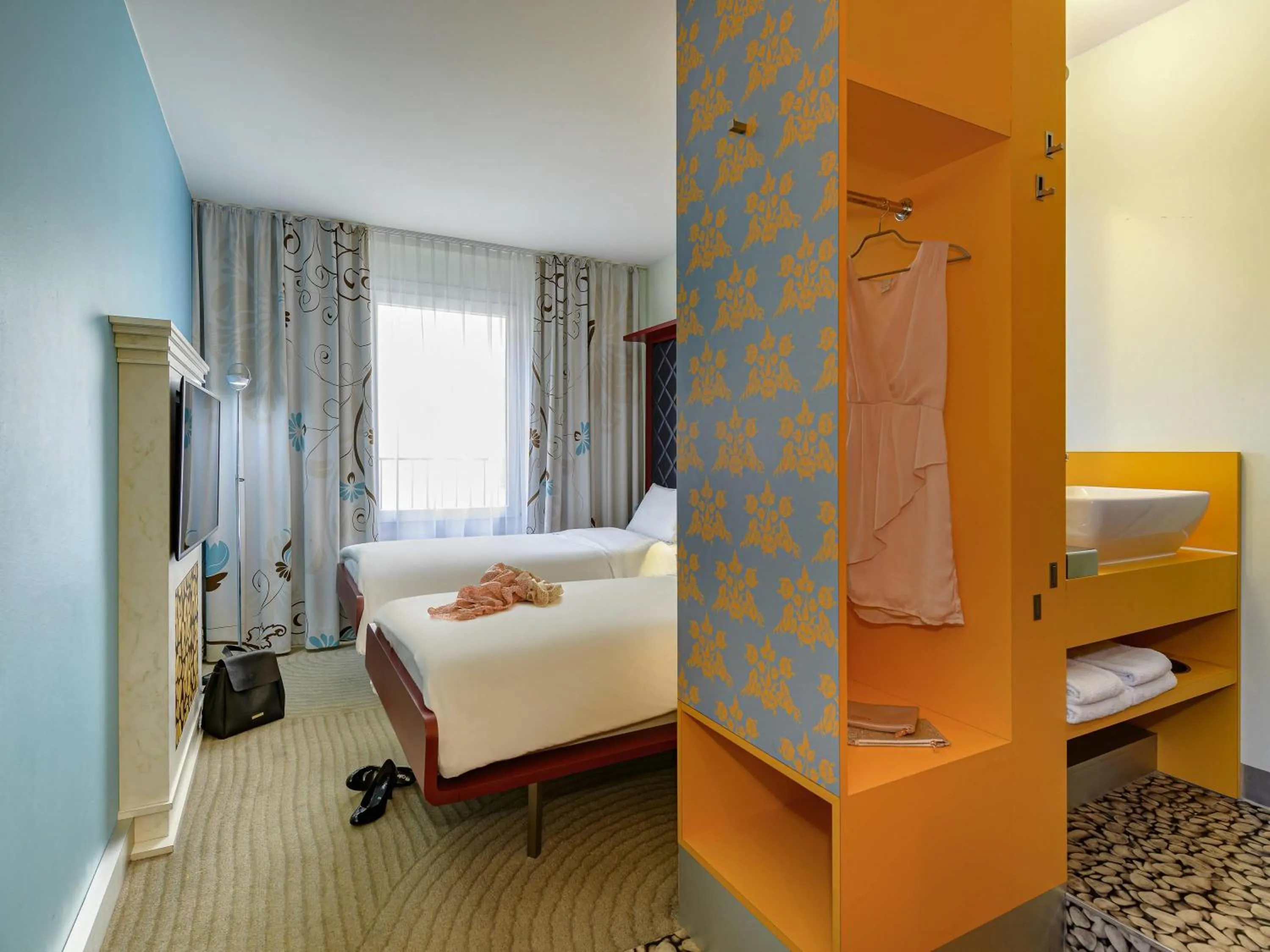 Bedroom, Bed in ibis Styles Hotel Berlin Mitte