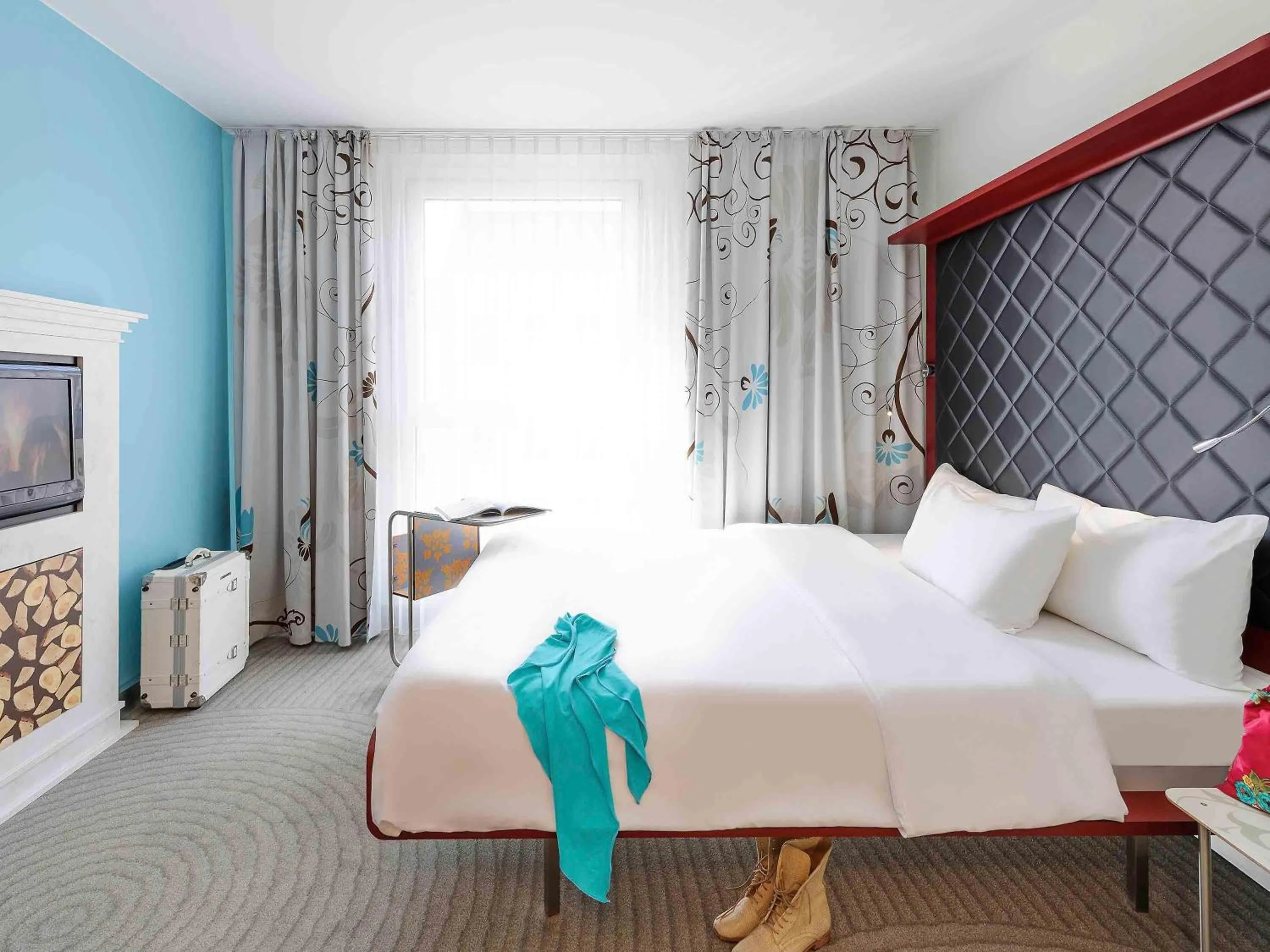 Bedroom, Bed in ibis Styles Hotel Berlin Mitte