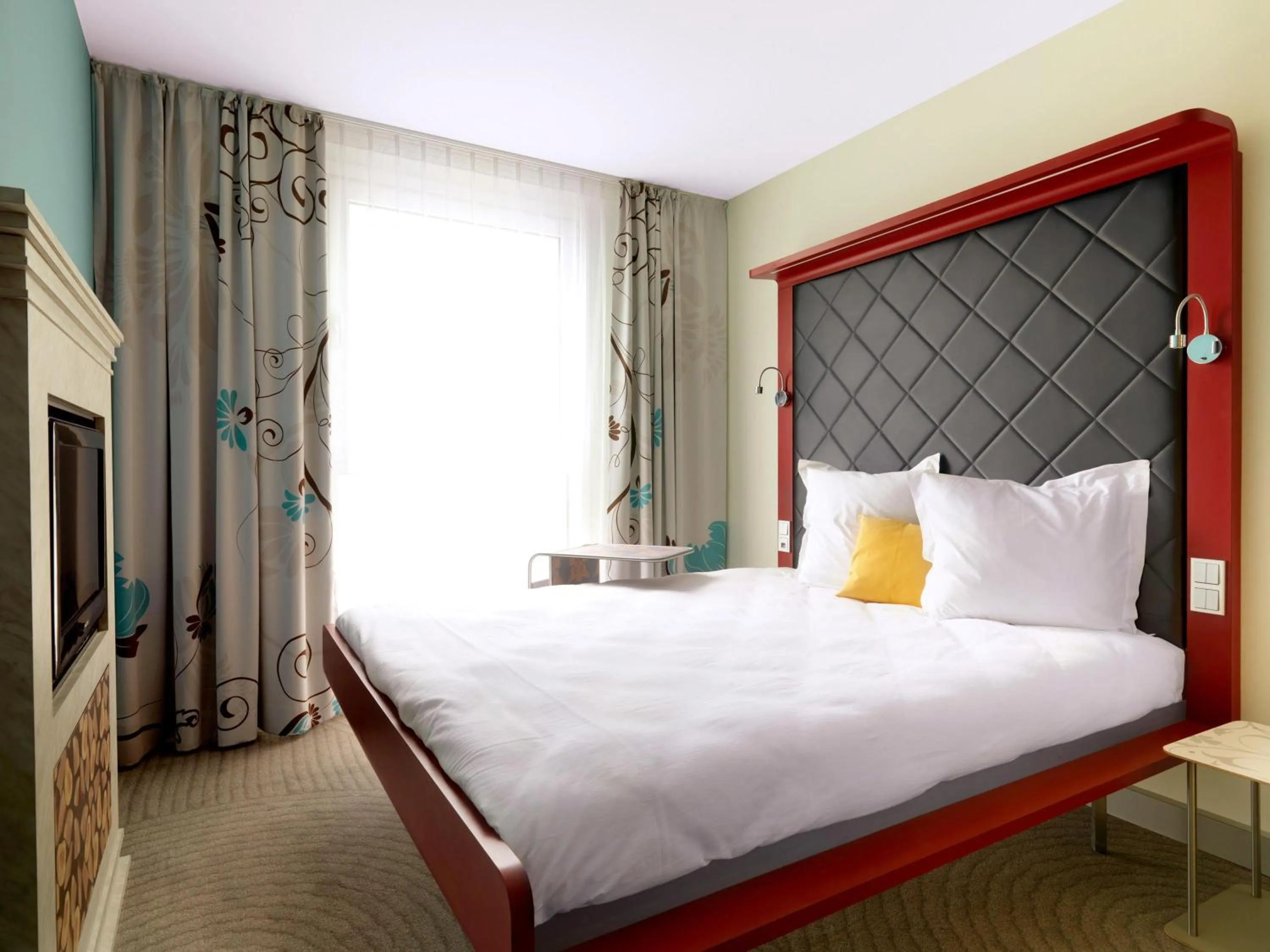 Bedroom, Bed in ibis Styles Hotel Berlin Mitte